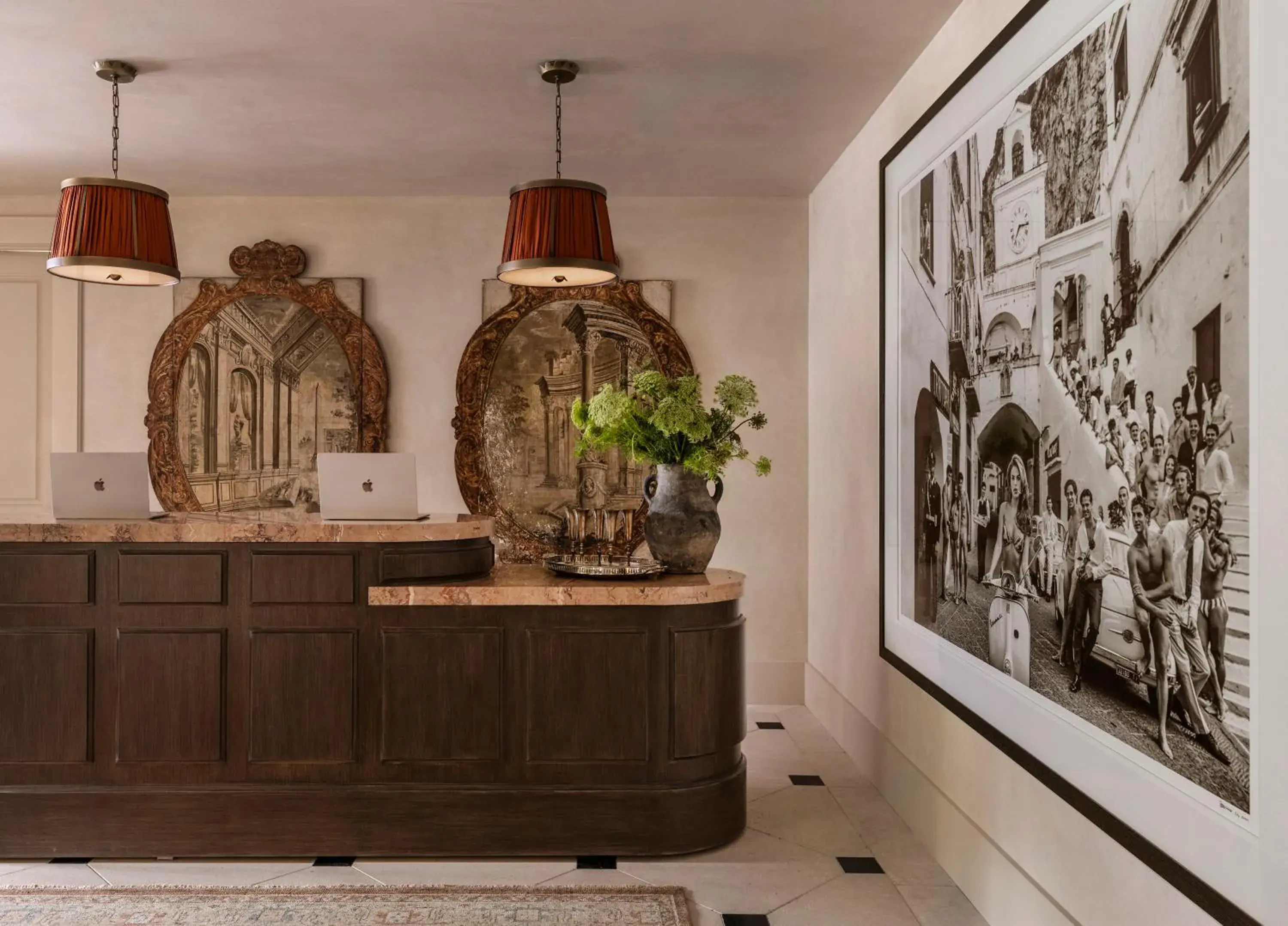 Property building in Hotel Granduca Houston Property building in Hotel Granduca Houston