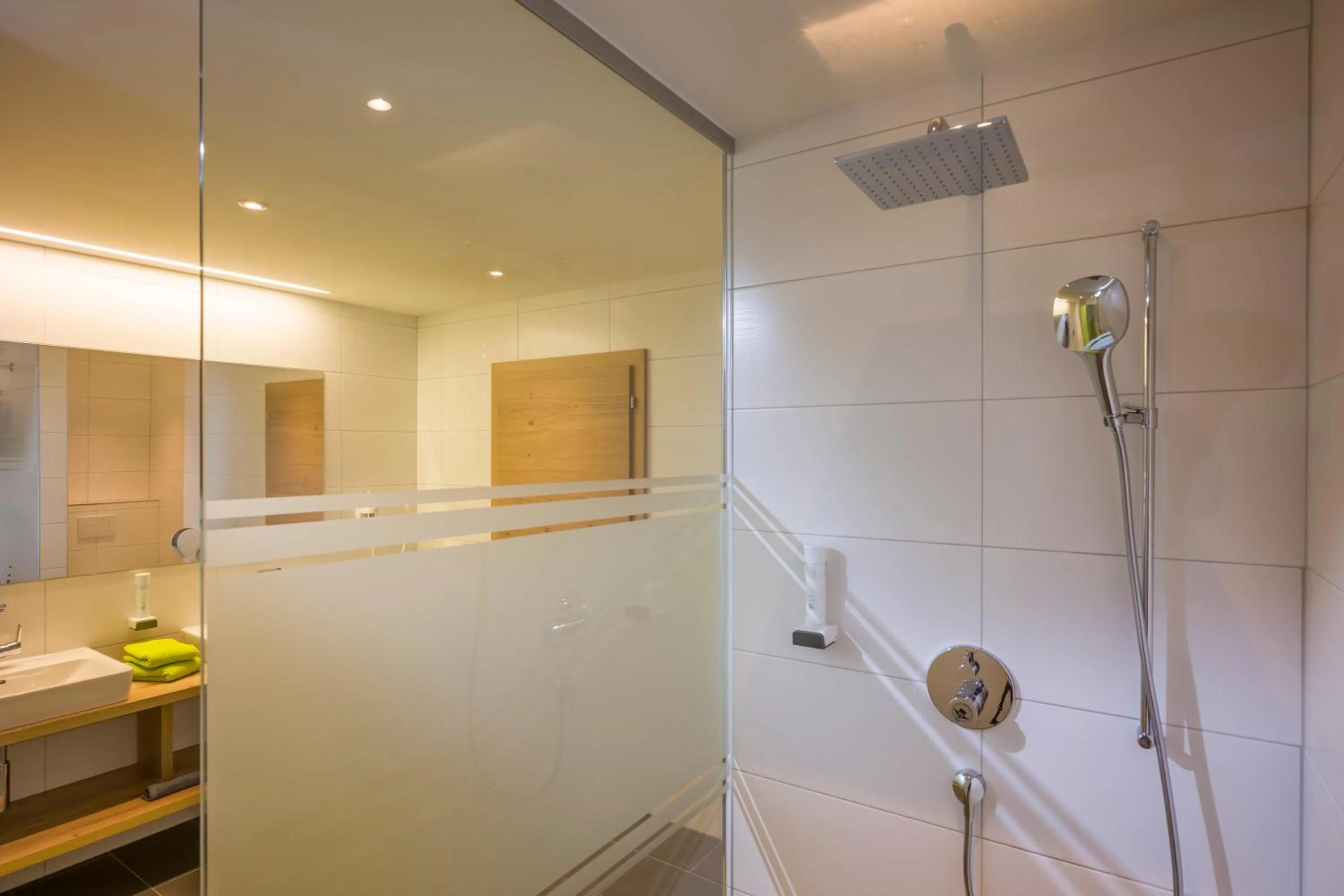 Shower in Aparthotel AlpTirol