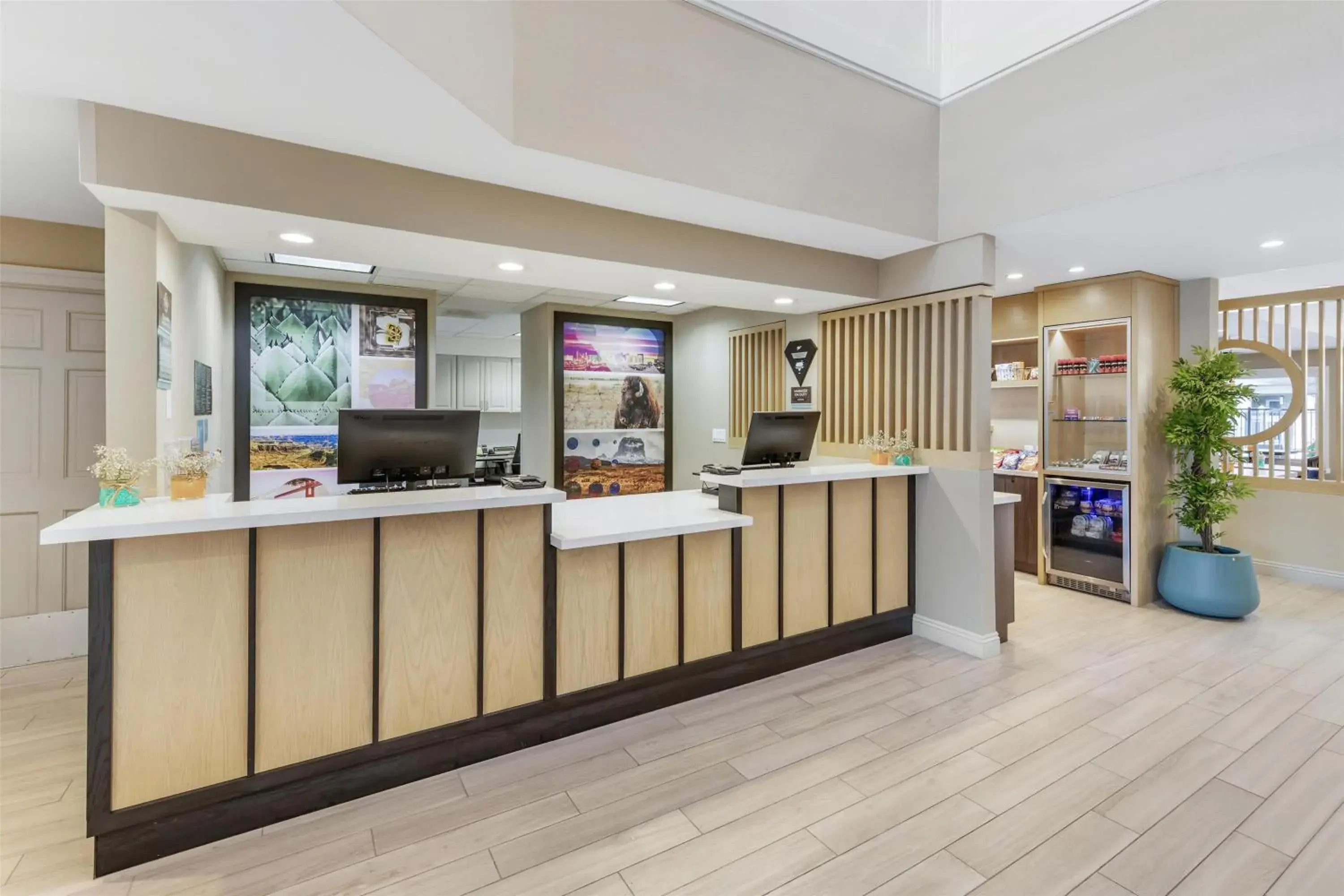 Lobby or reception in Sonesta ES Suites Chatsworth Lobby or reception in Sonesta ES Suites Chatsworth