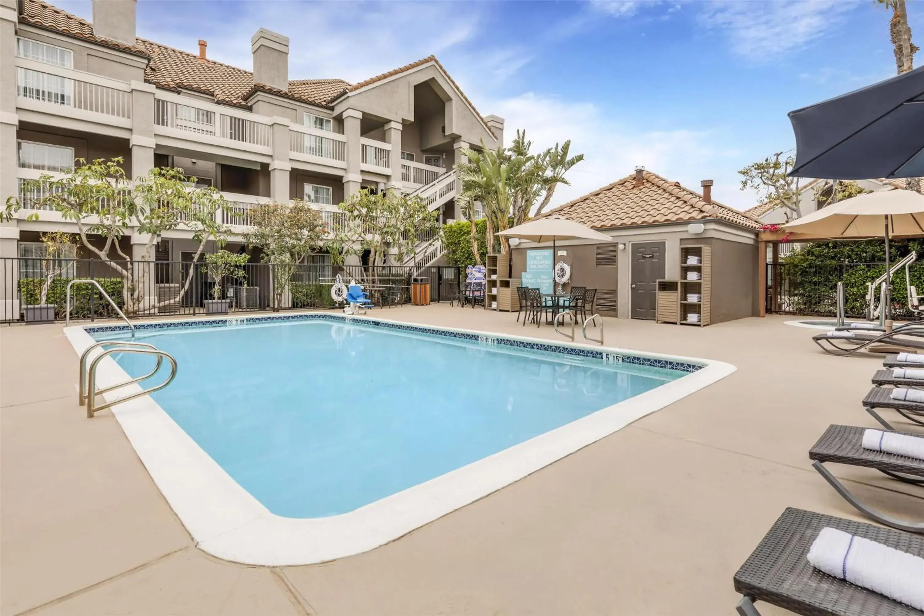 Pool view in Sonesta ES Suites Chatsworth Pool view in Sonesta ES Suites Chatsworth