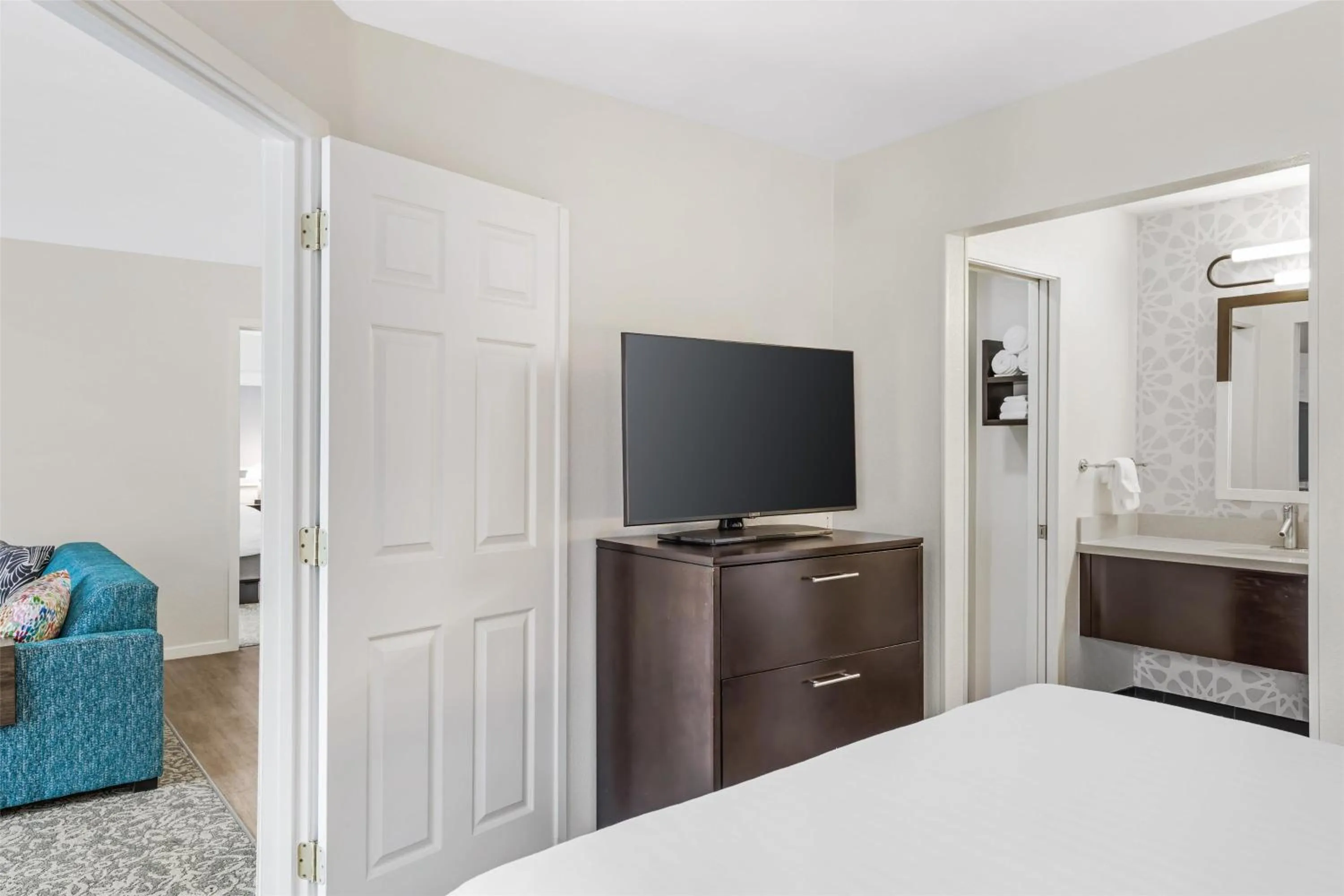 Bedroom, Bed in Sonesta ES Suites Chatsworth