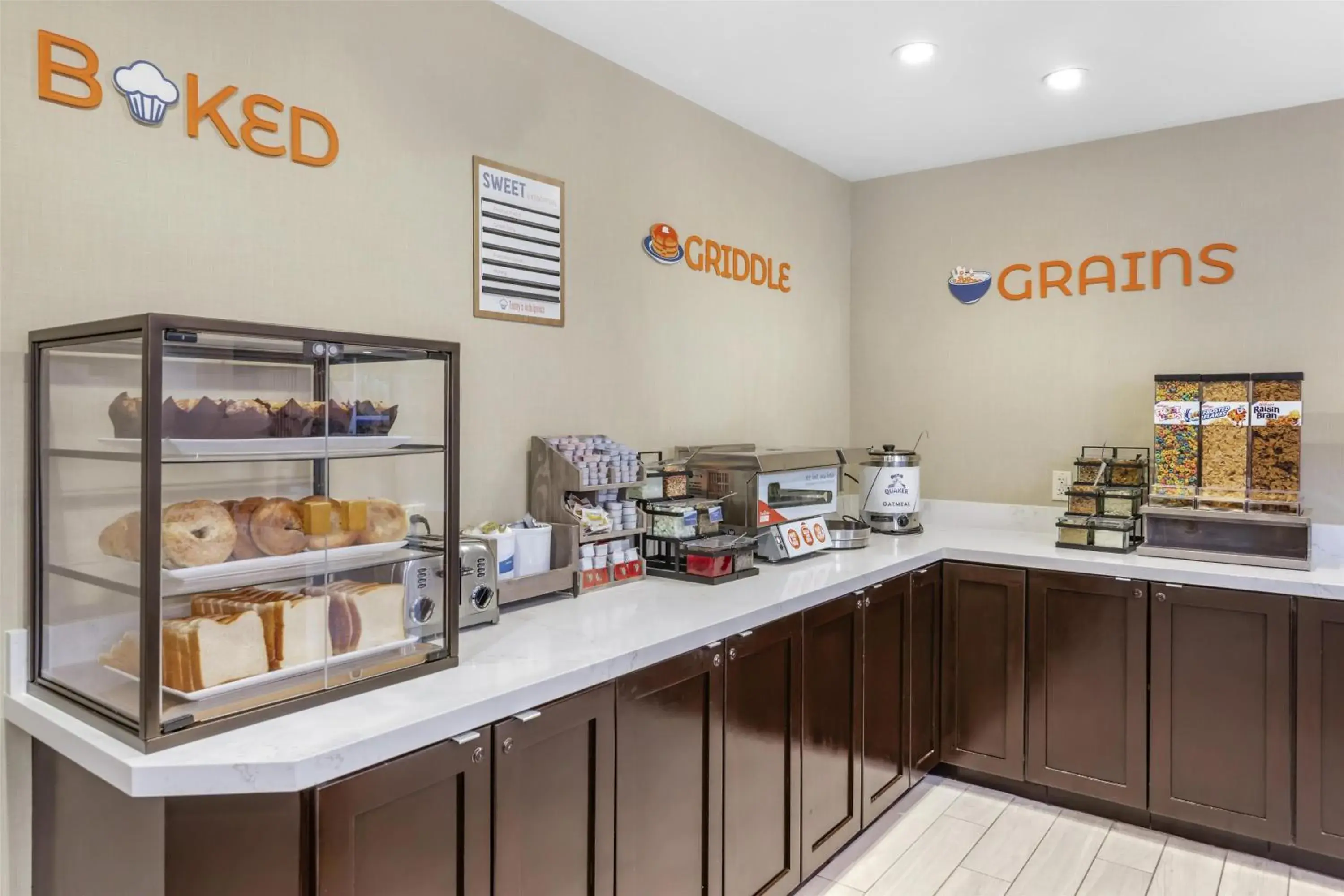 Breakfast in Sonesta ES Suites Chatsworth Breakfast in Sonesta ES Suites Chatsworth