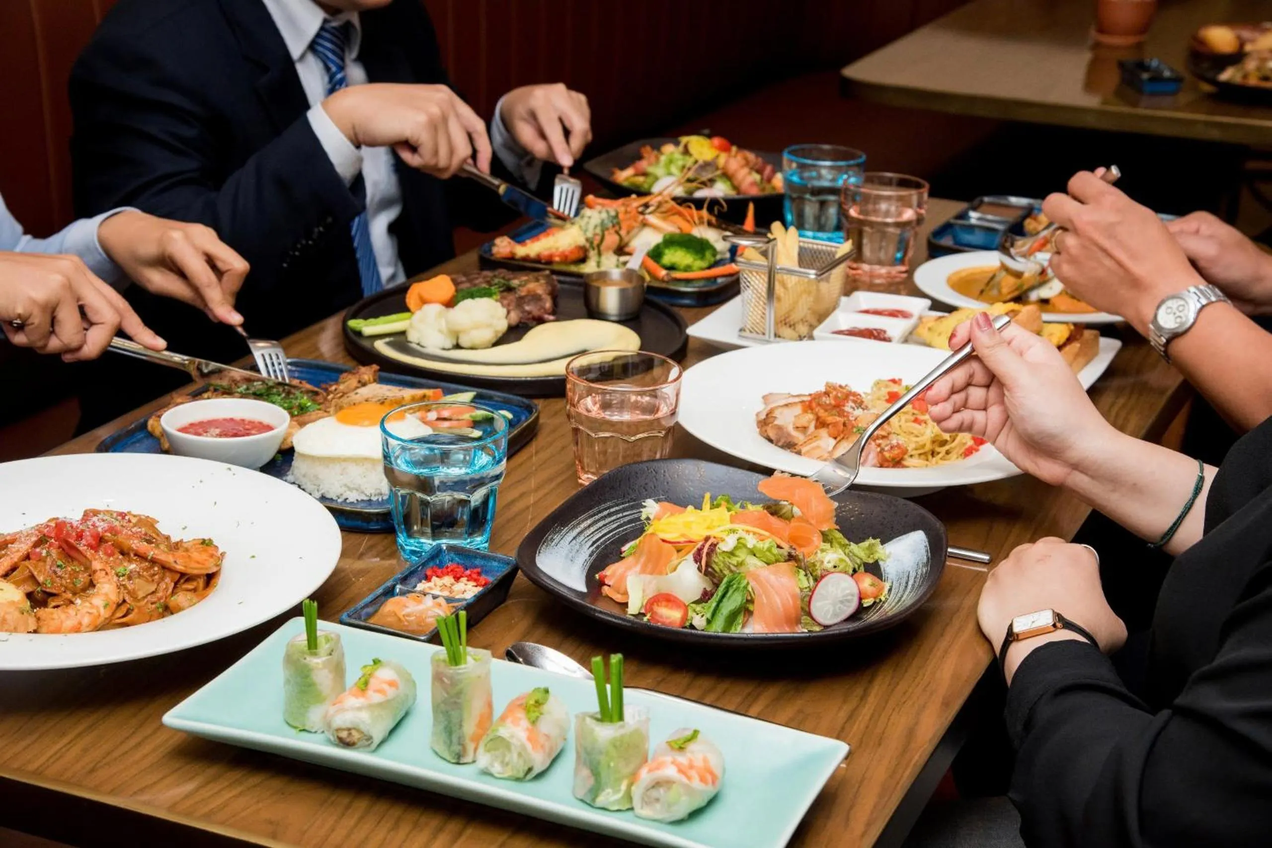 Food and drinks in Sherwood Residence