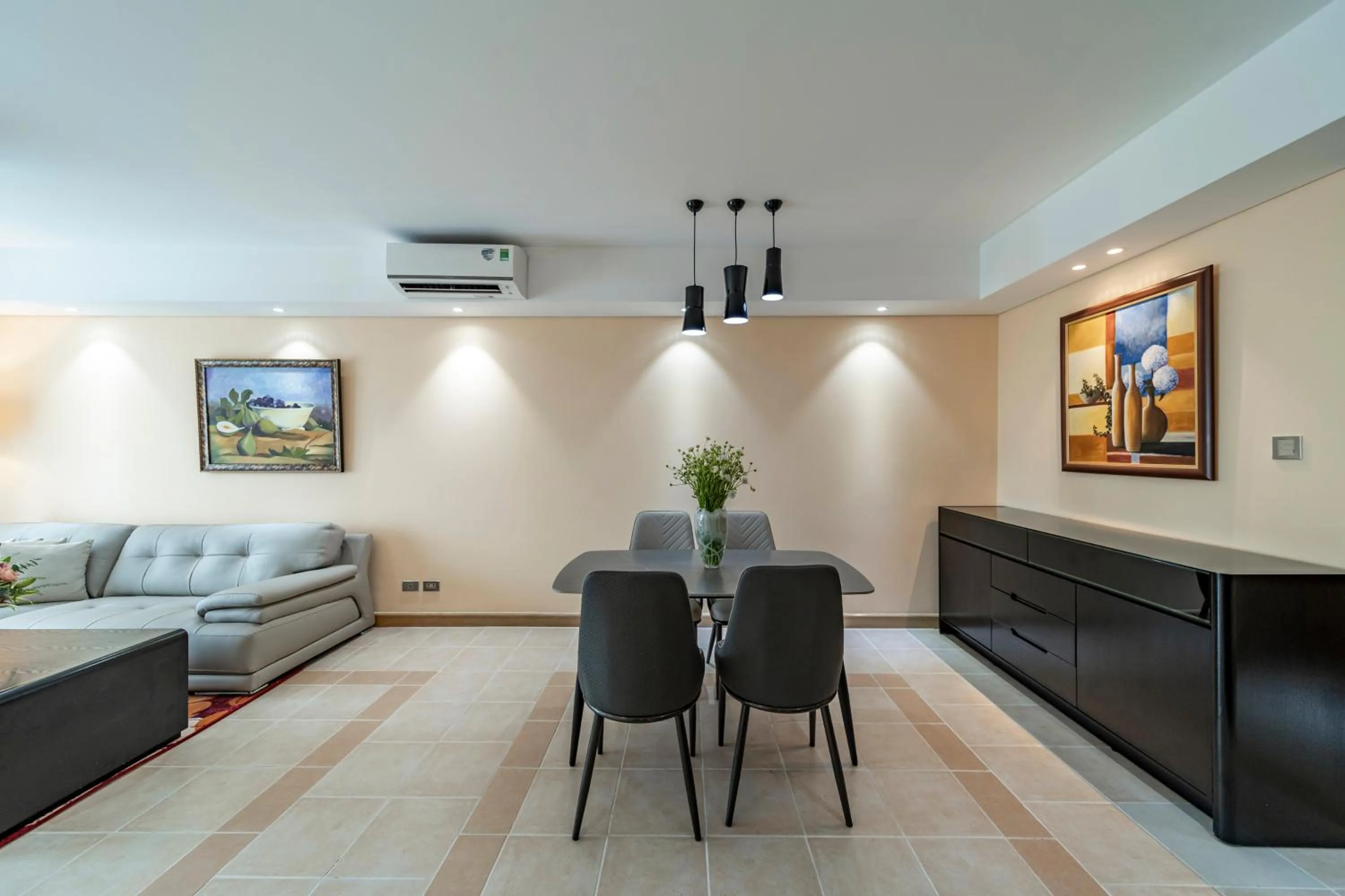 Dining area in Sherwood Residence