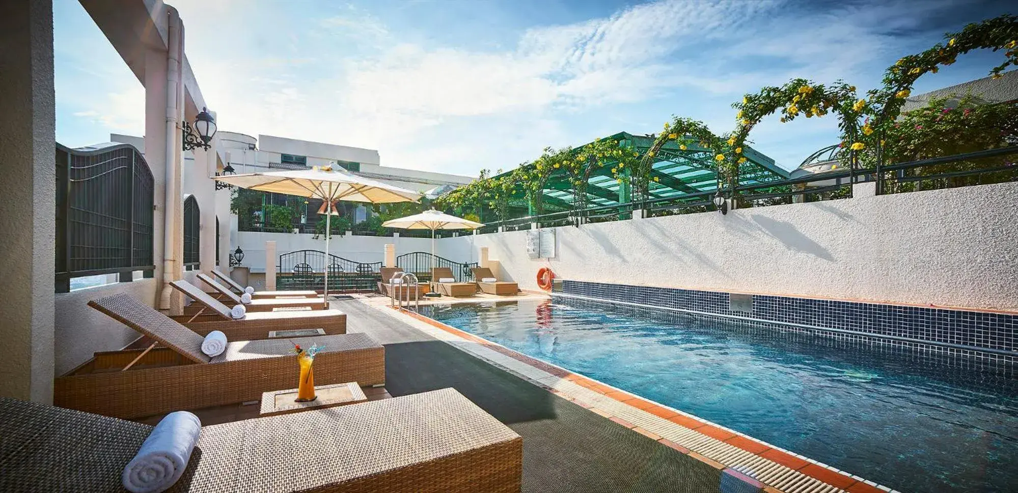 Swimming pool in Windsor Plaza Hotel Swimming pool in Windsor Plaza Hotel