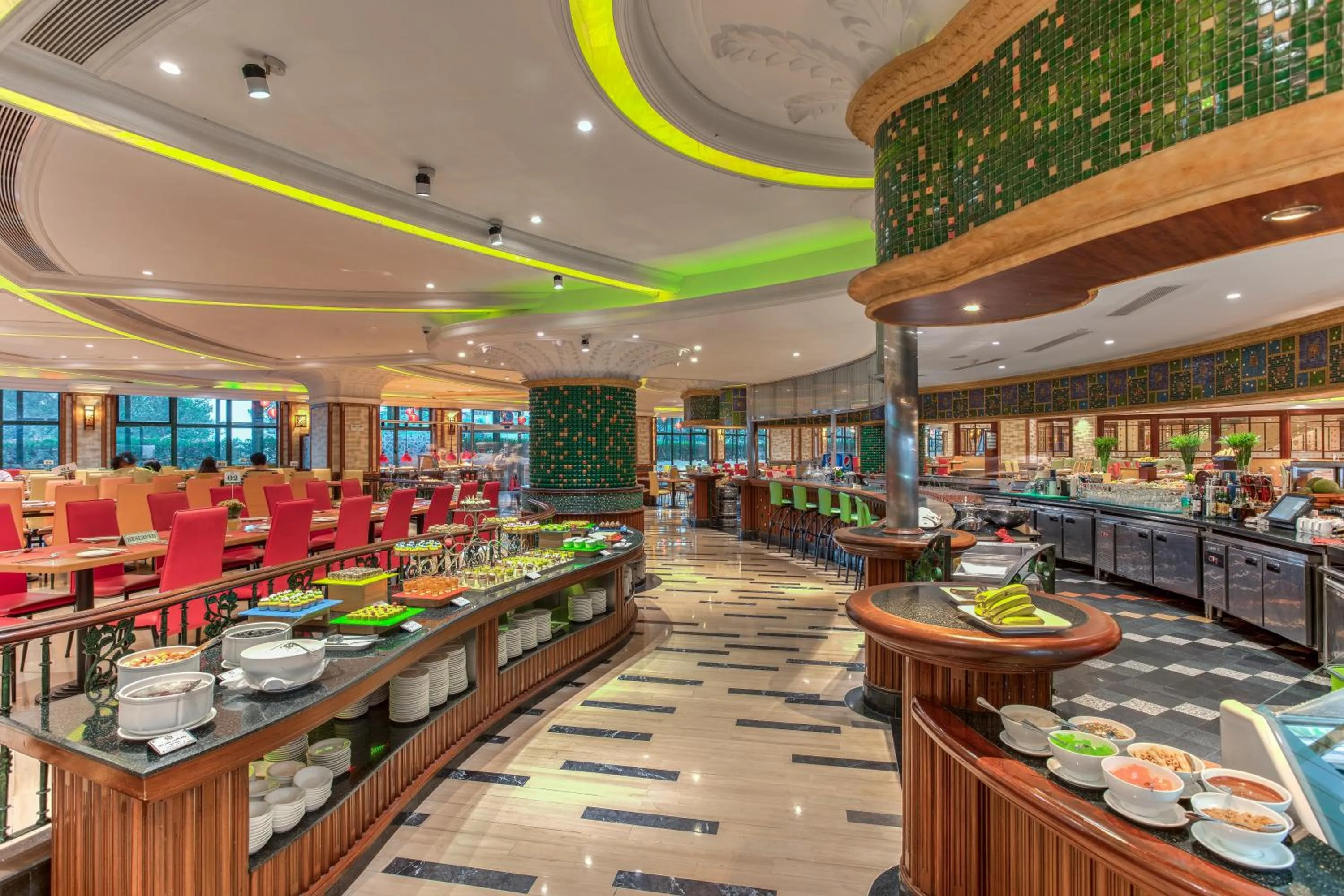 Restaurant/places to eat in Windsor Plaza Hotel