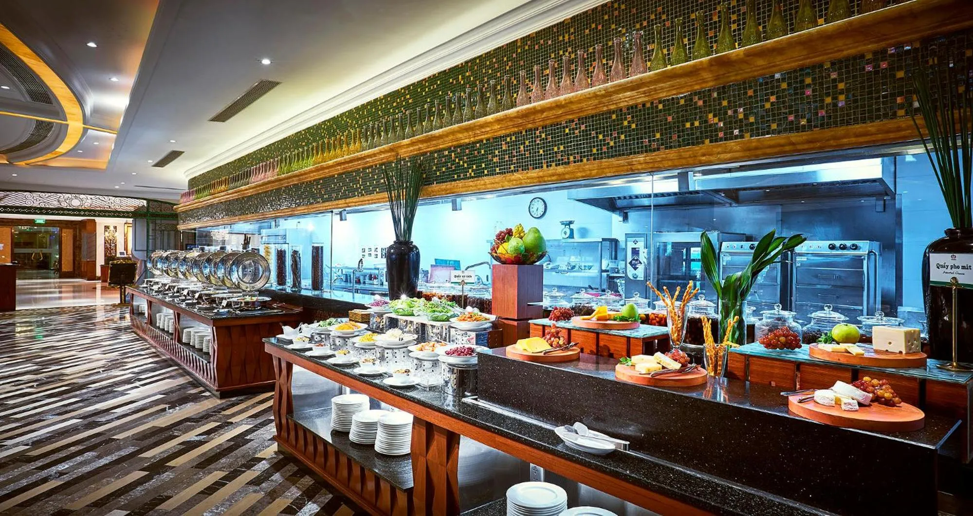 Breakfast in Windsor Plaza Hotel