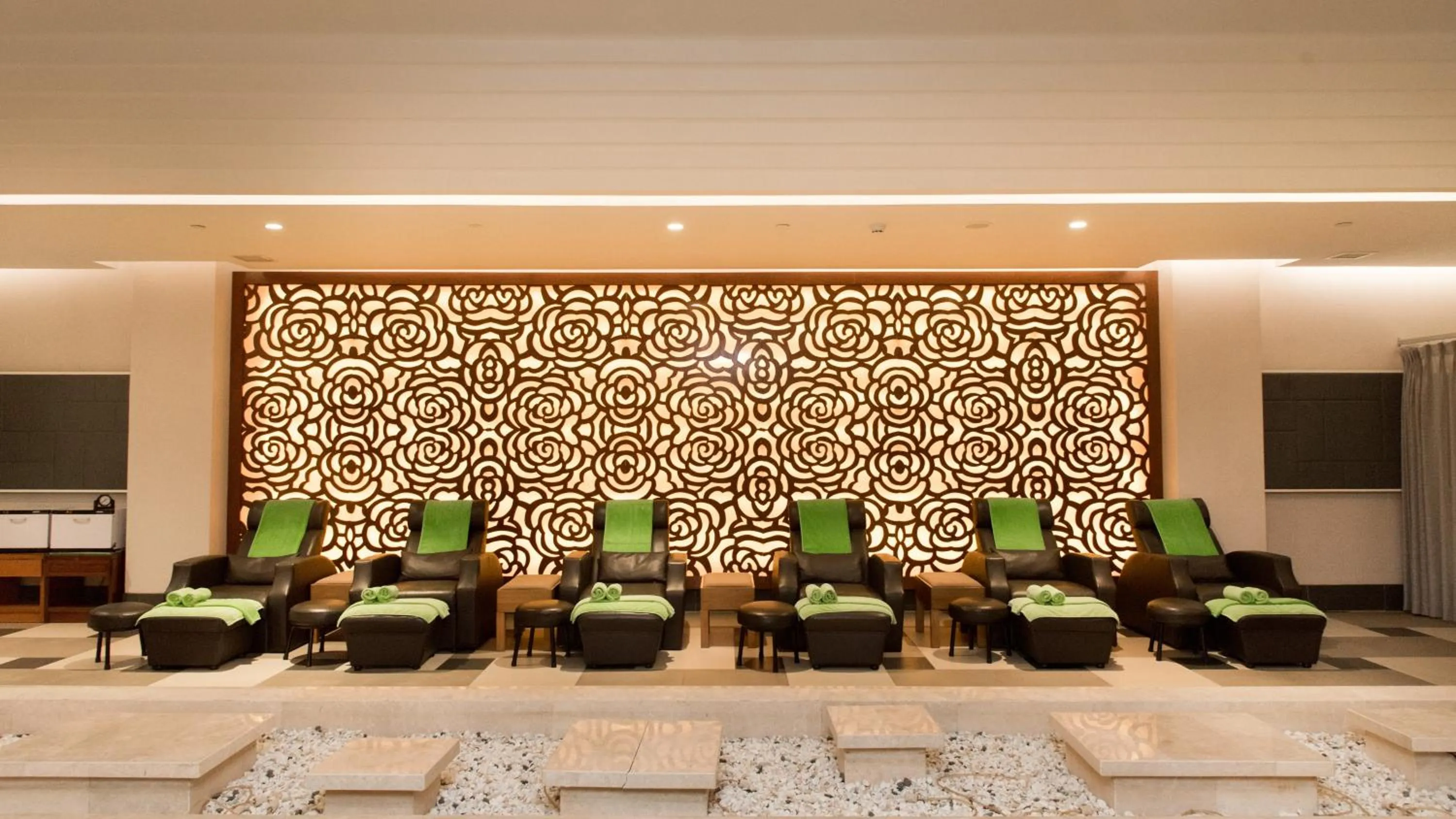 Spa and wellness centre/facilities in Windsor Plaza Hotel