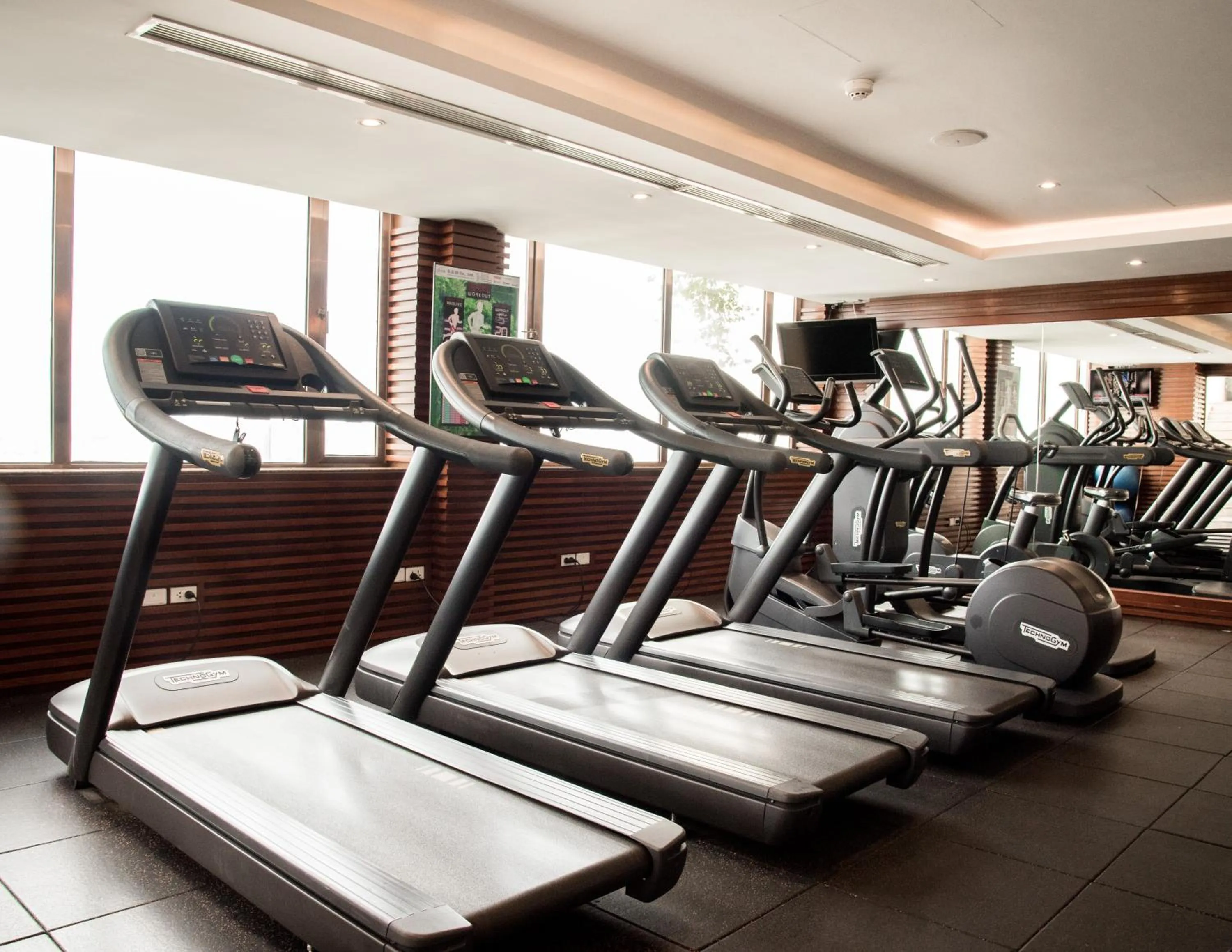 Fitness centre/facilities in Windsor Plaza Hotel