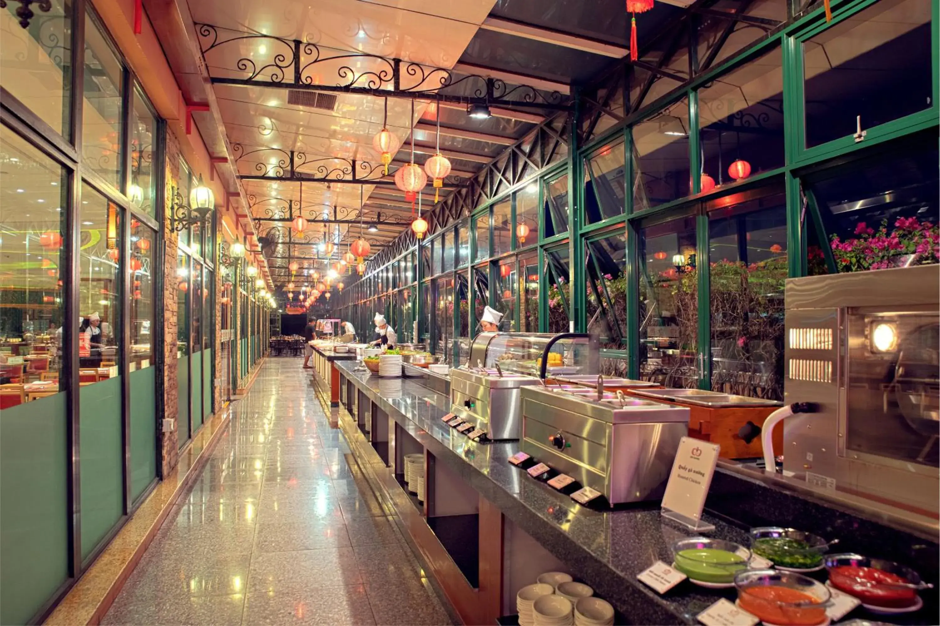 Restaurant/places to eat in Windsor Plaza Hotel Restaurant/places to eat in Windsor Plaza Hotel