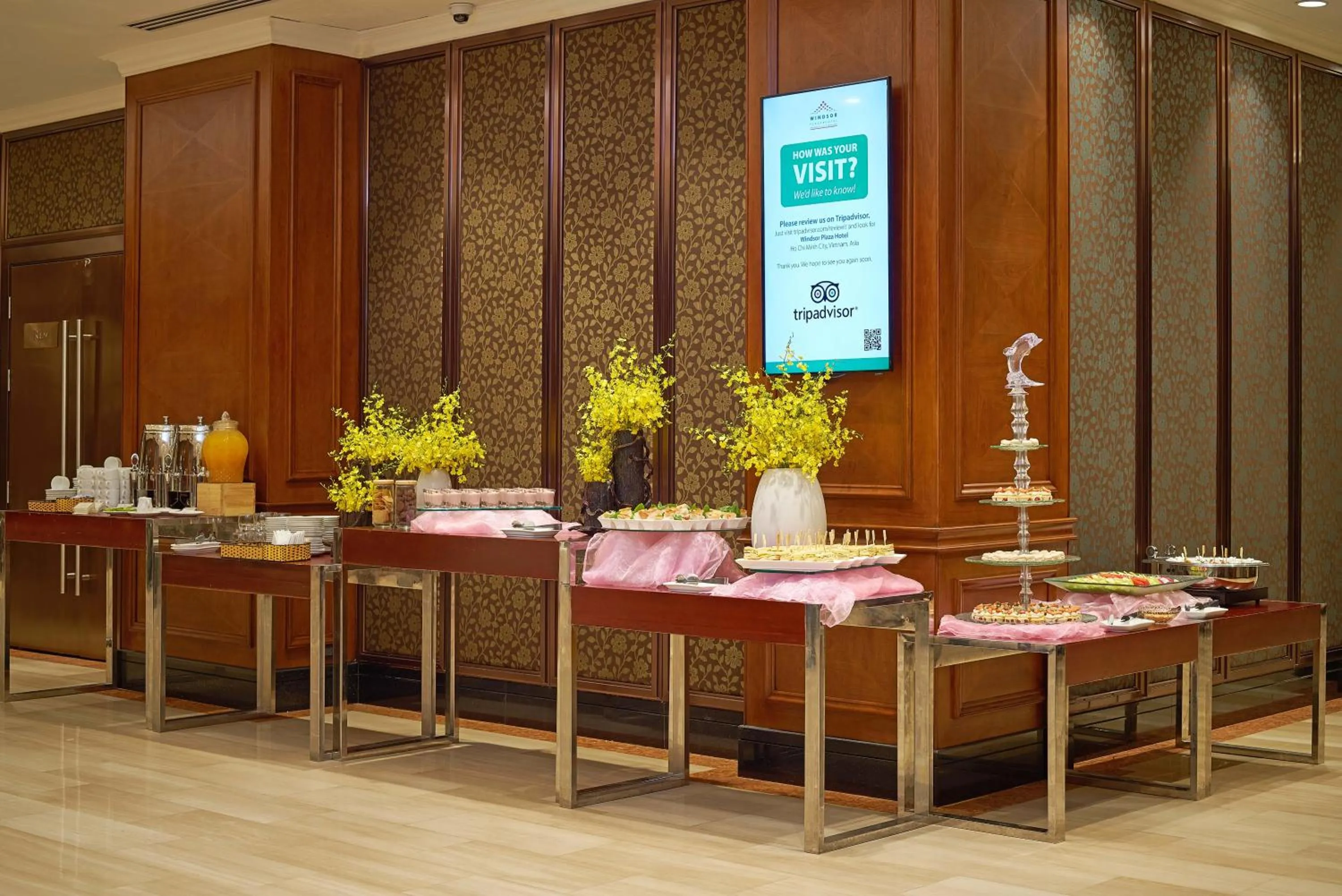 Meeting/conference room in Windsor Plaza Hotel