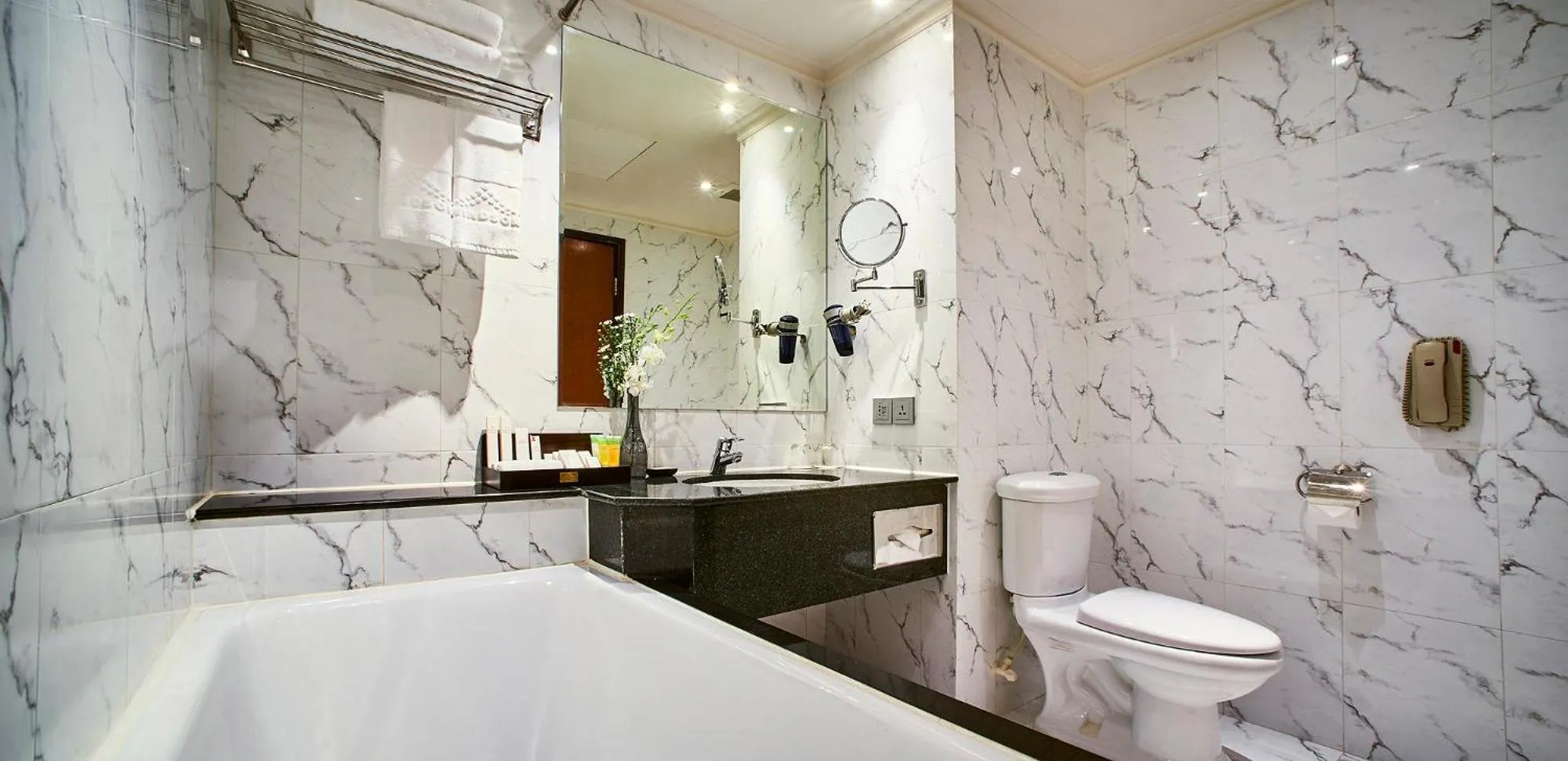 Toilet in Windsor Plaza Hotel