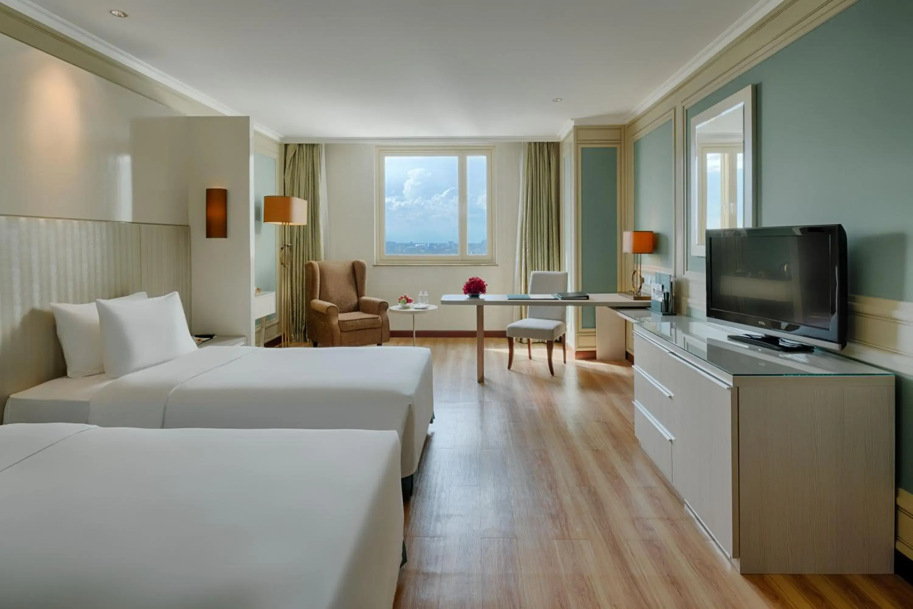 Photo of the whole room, Bed in Windsor Plaza Hotel Photo of the whole room, Bed in Windsor Plaza Hotel