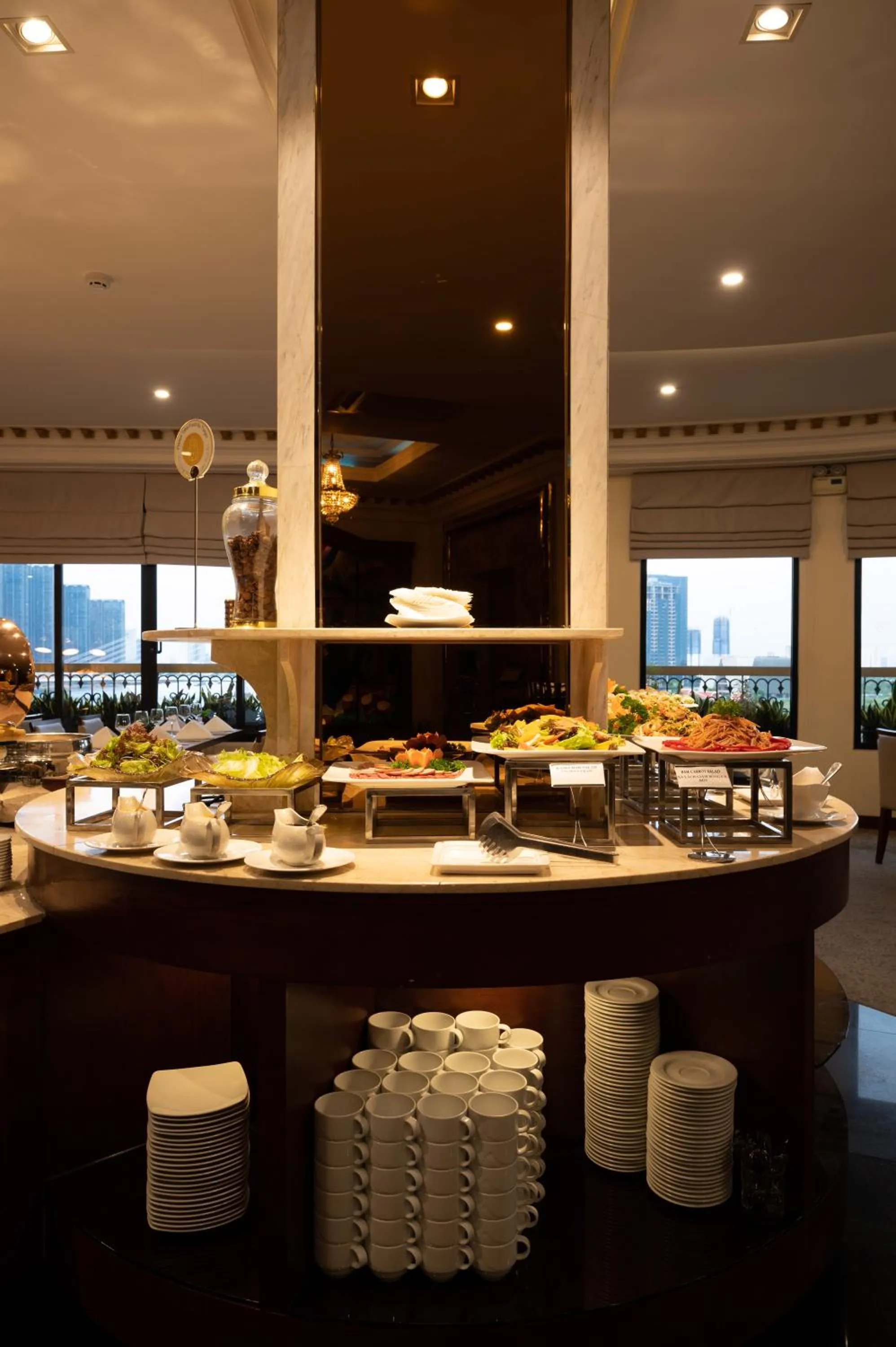 Restaurant/places to eat in Hotel Majestic Saigon