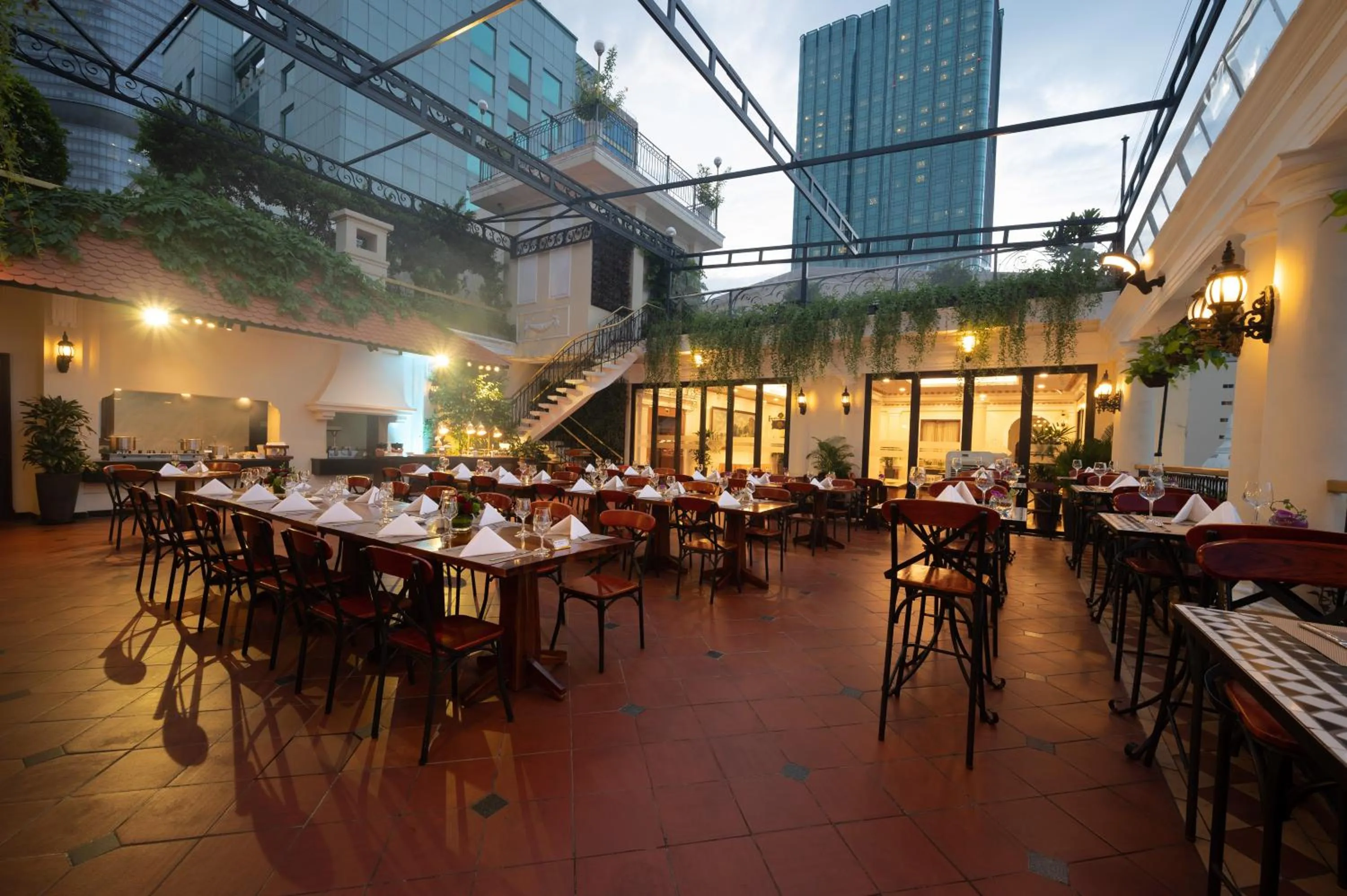 Restaurant/places to eat in Hotel Majestic Saigon