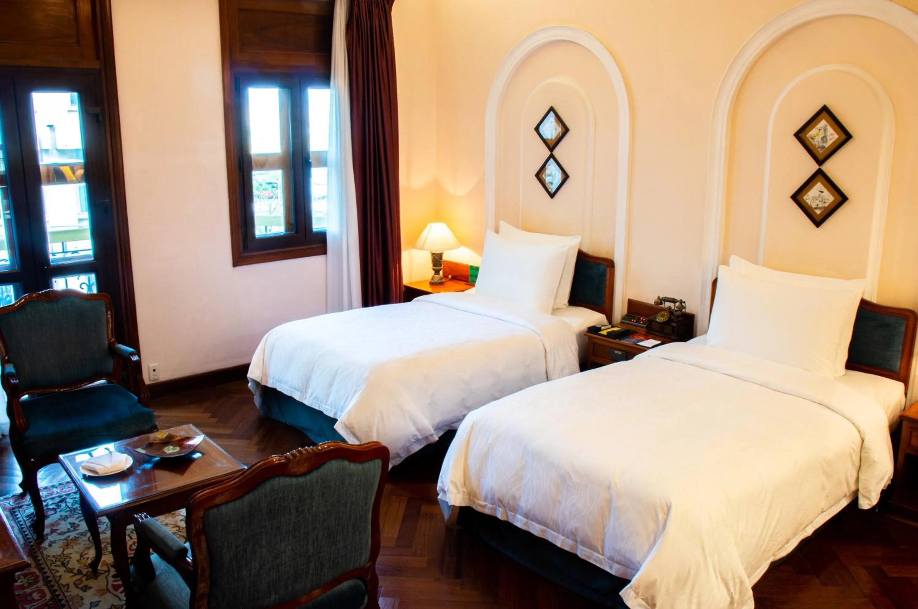 Bedroom, Bed in Hotel Majestic Saigon