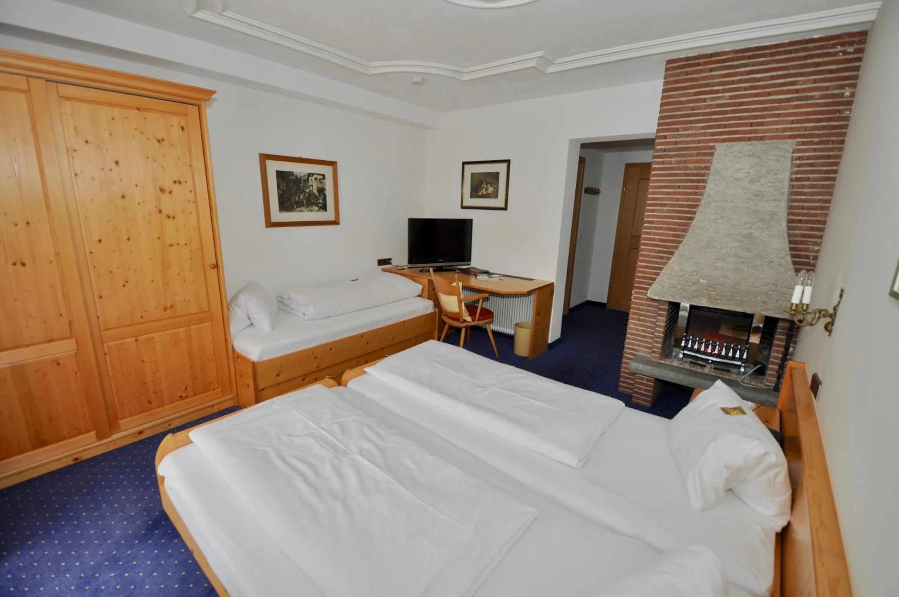Photo of the whole room, Bed in Hotel Stülzis