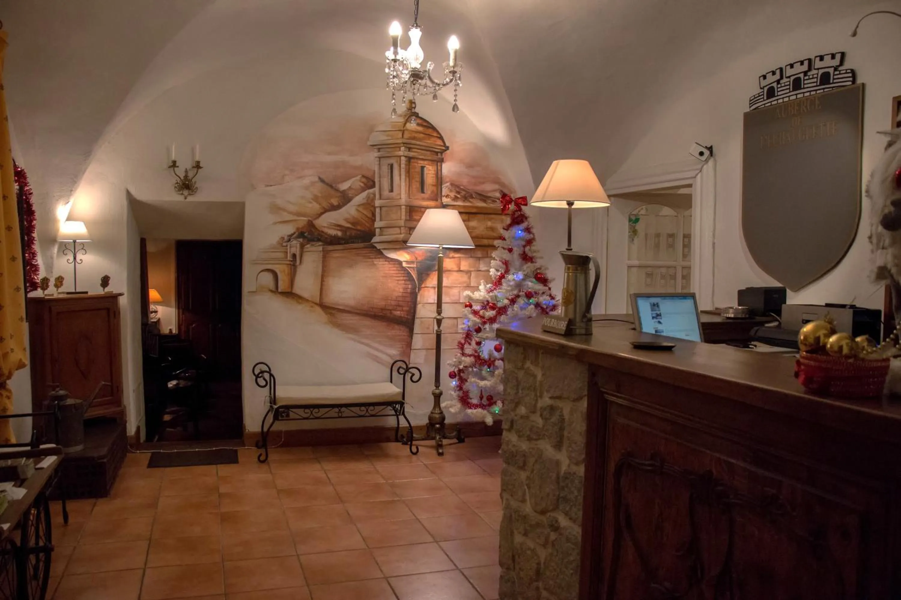 Facade/entrance in Auberge de L'Echauguette