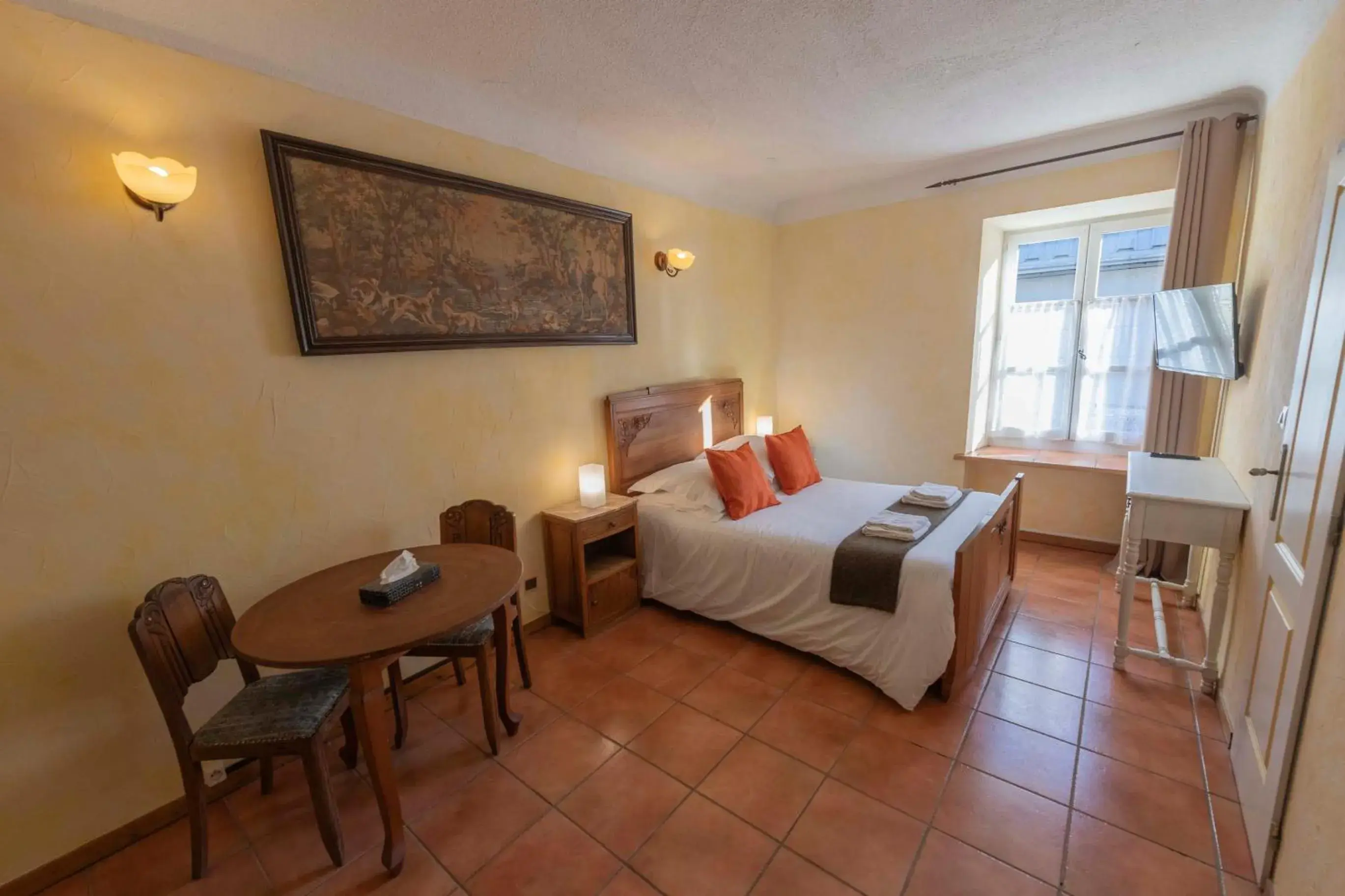 Superior Double Room in Auberge de L'Echauguette Superior Double Room in Auberge de L'Echauguette