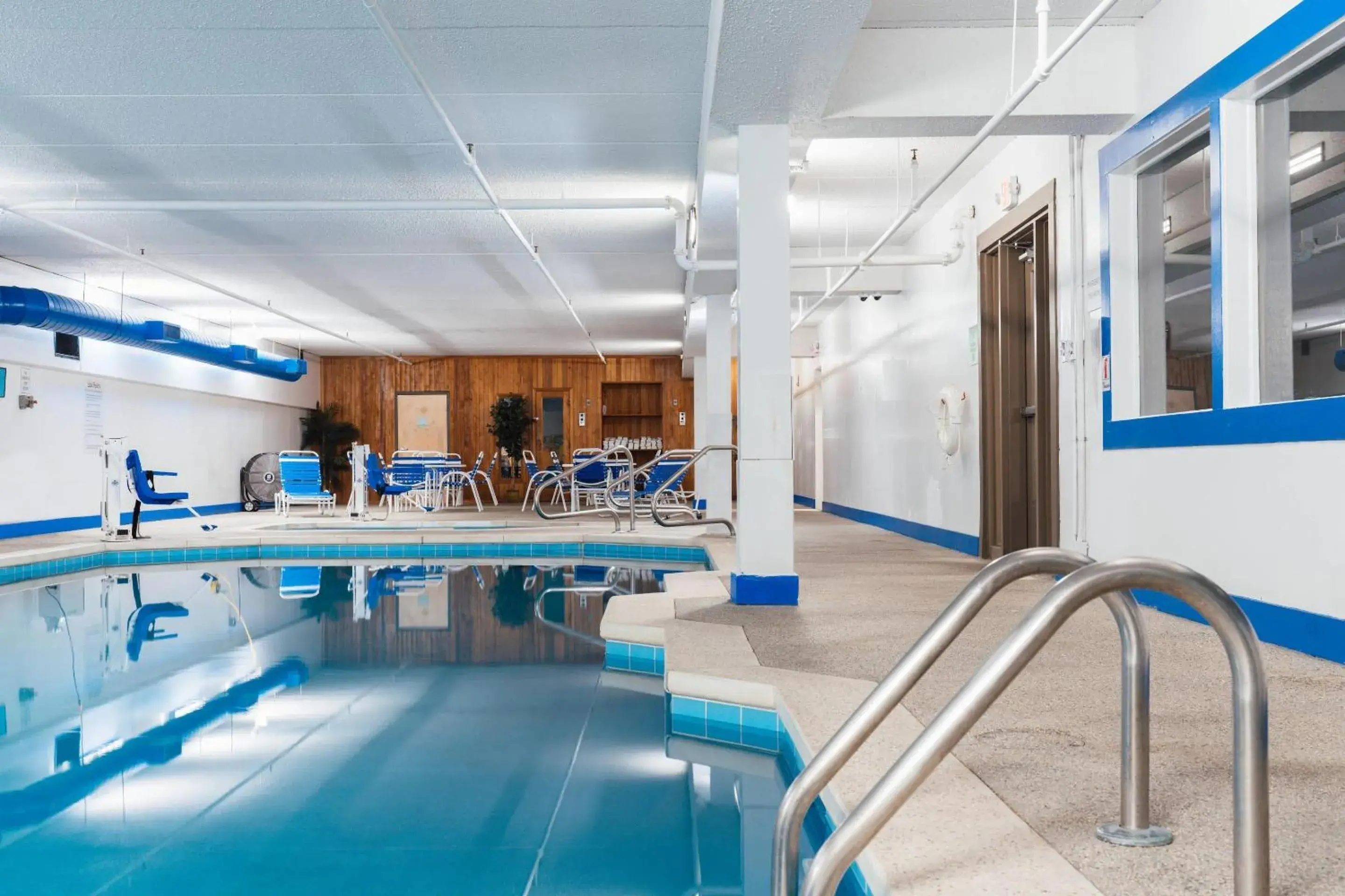 Swimming pool in Hotel Downstreet, an Ascend Collection Hotel Swimming pool in Hotel Downstreet, an Ascend Collection Hotel