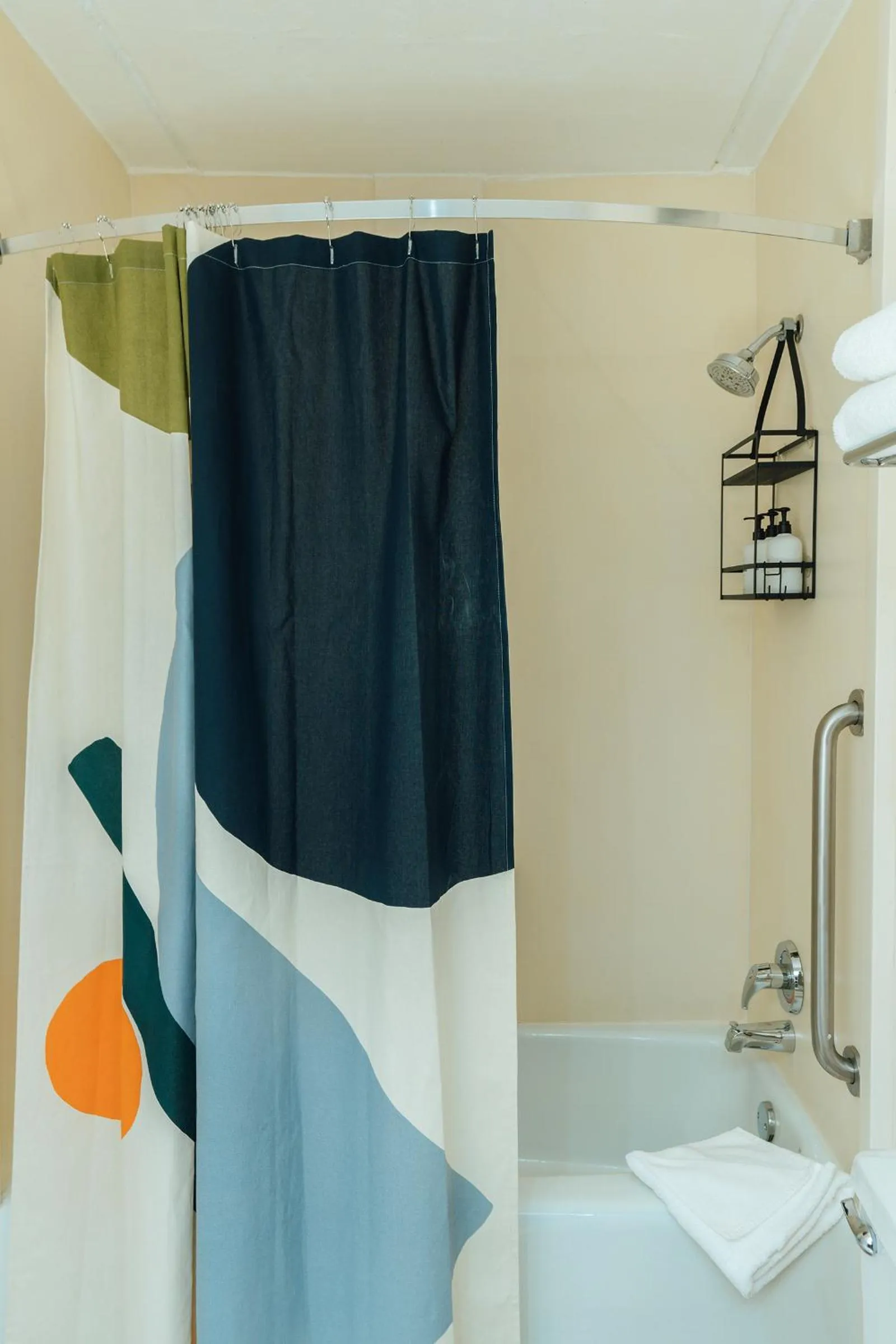 Bath in Hotel Downstreet, an Ascend Collection Hotel