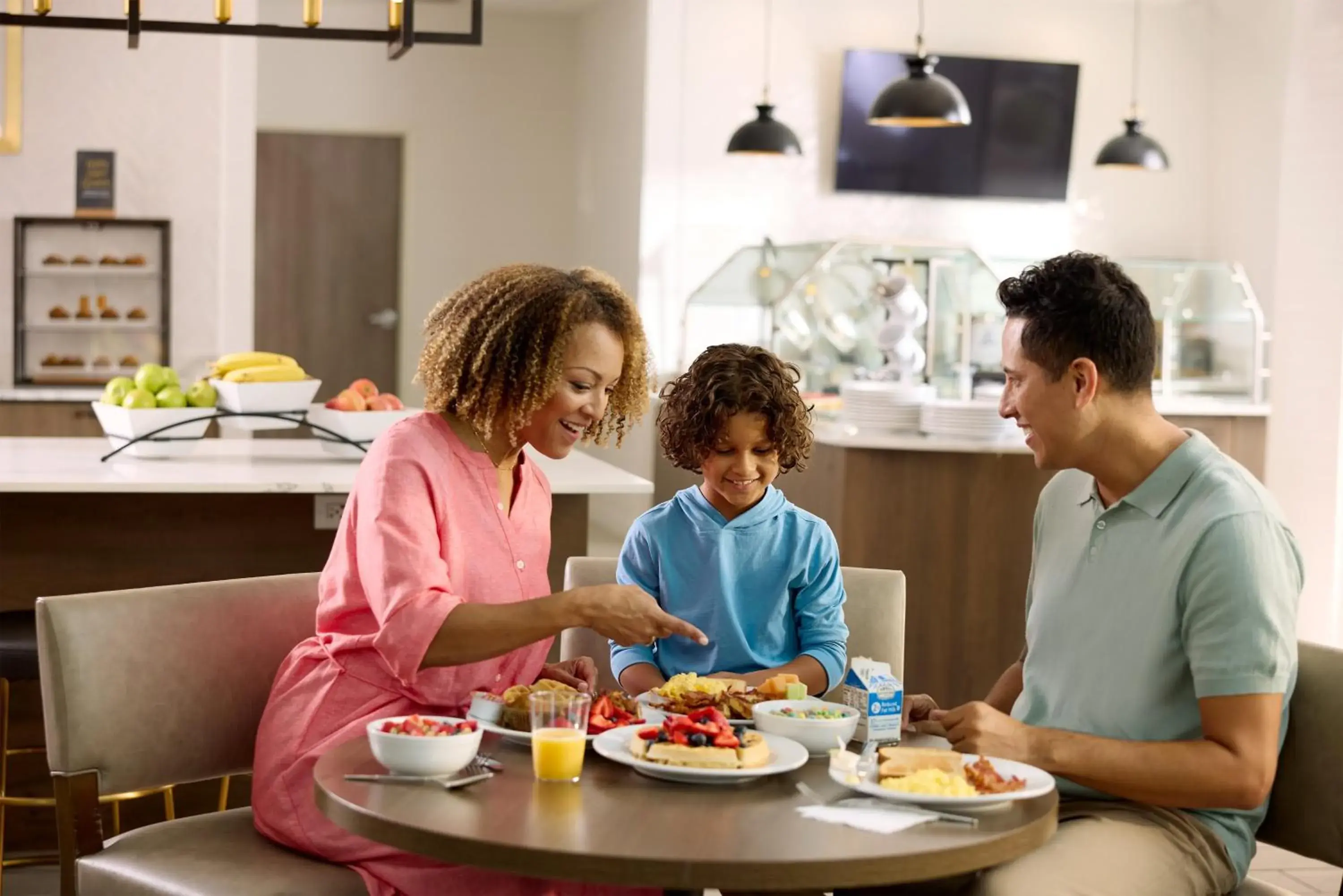 Breakfast in Staybridge Suites Colorado Springs North by IHG Breakfast in Staybridge Suites Colorado Springs North by IHG