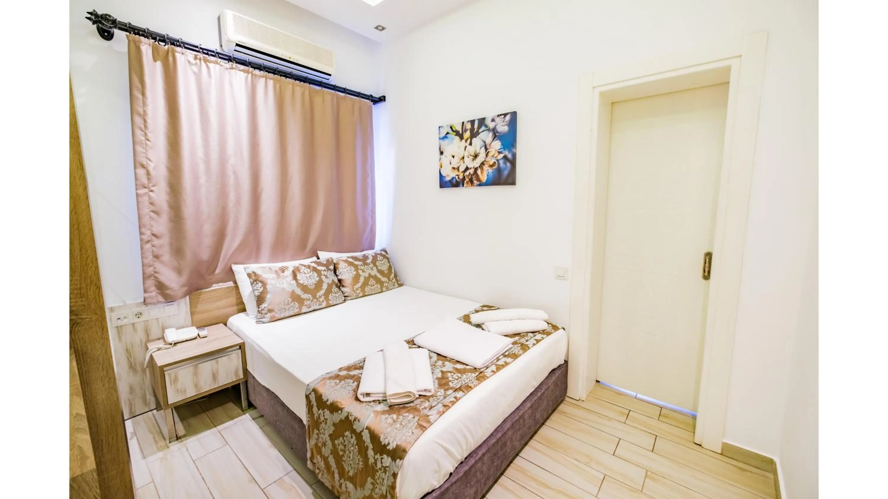 Photo of the whole room, Bed in Sardunya Andifli Otel