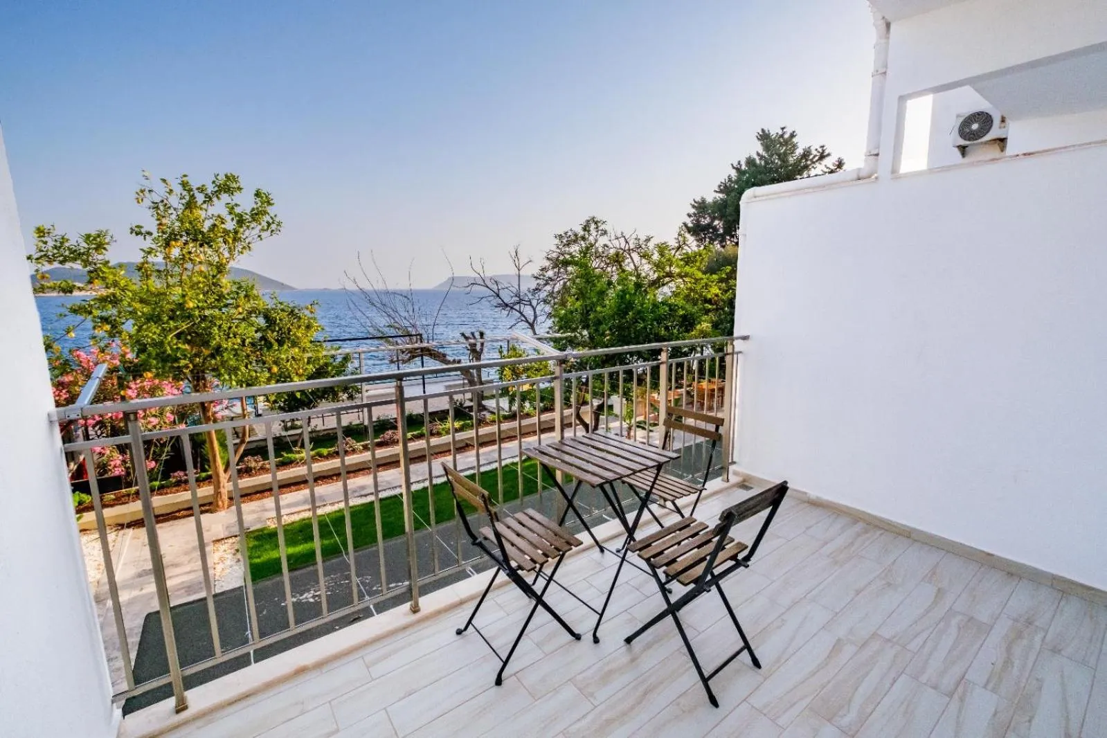 Balcony/Terrace in Sardunya Andifli Otel