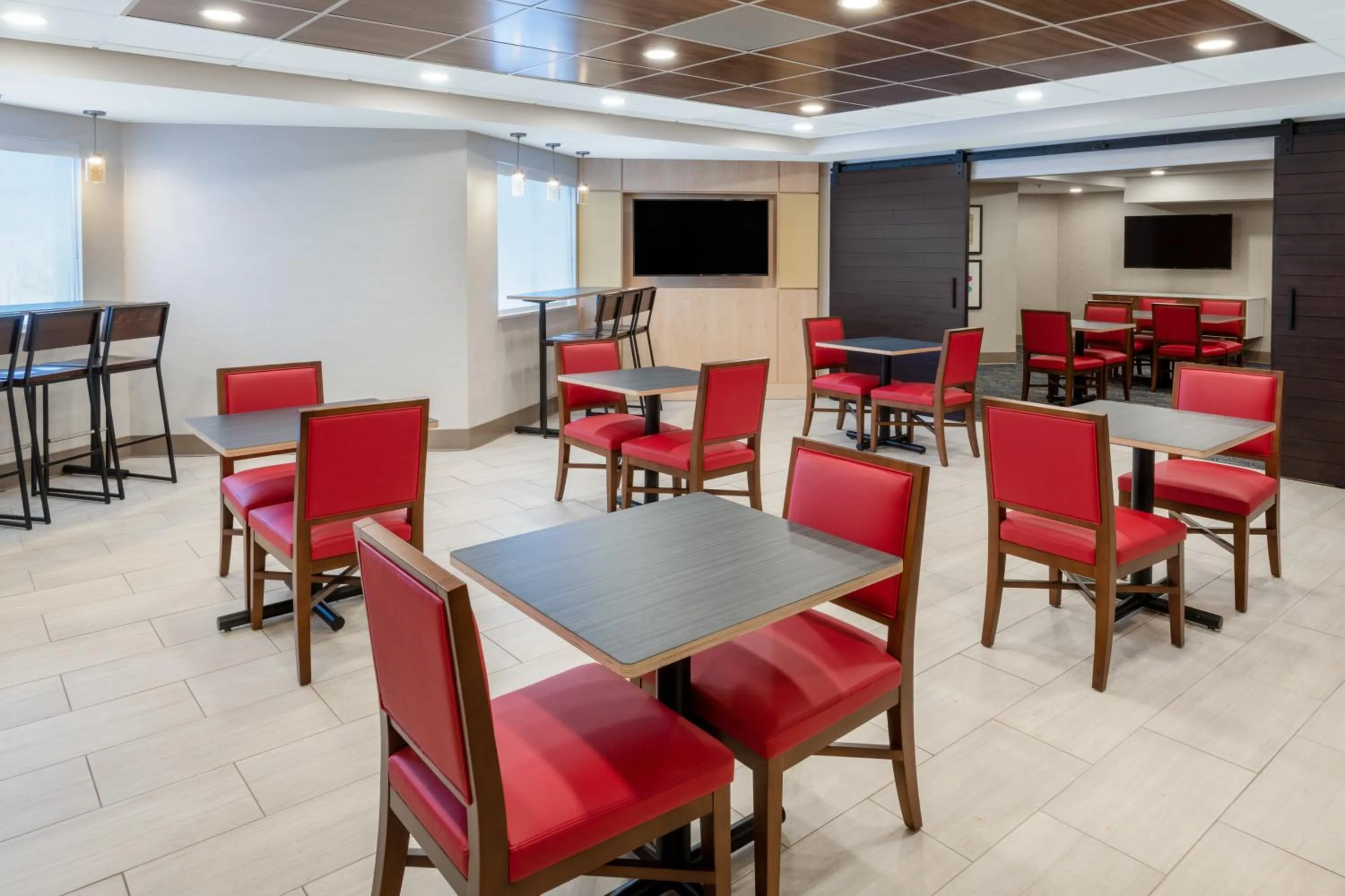 Breakfast in Holiday Inn Express & Suites Colorado Springs-Airport by IHG