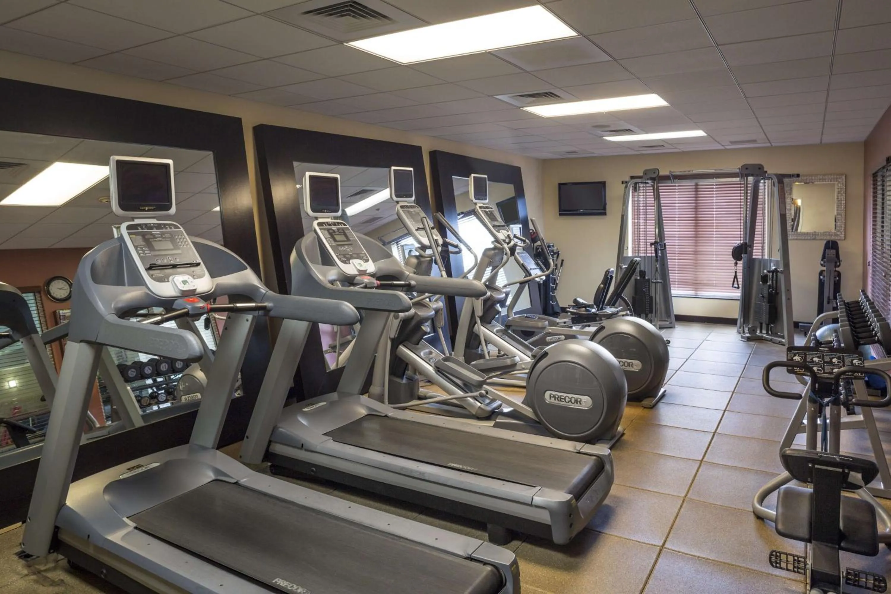 Fitness centre/facilities in Hilton Garden Inn Hampton Coliseum Central