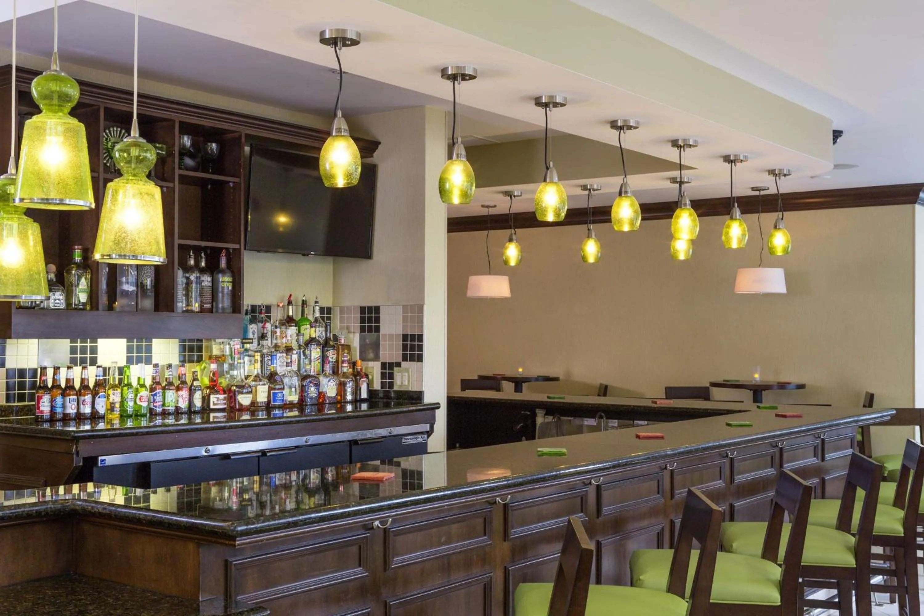 Lounge or bar in Hilton Garden Inn Hampton Coliseum Central