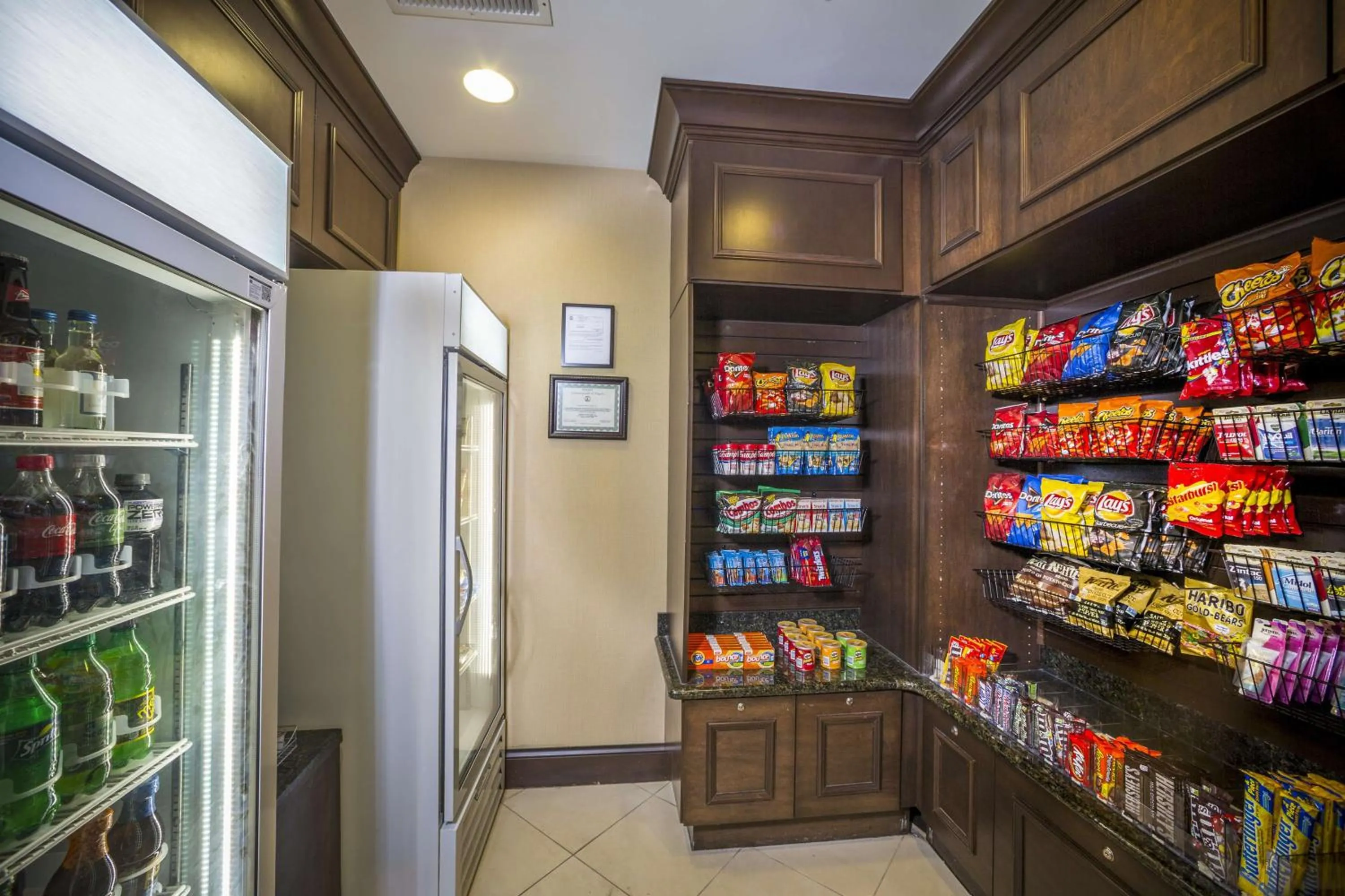 Restaurant/places to eat in Hilton Garden Inn Hampton Coliseum Central