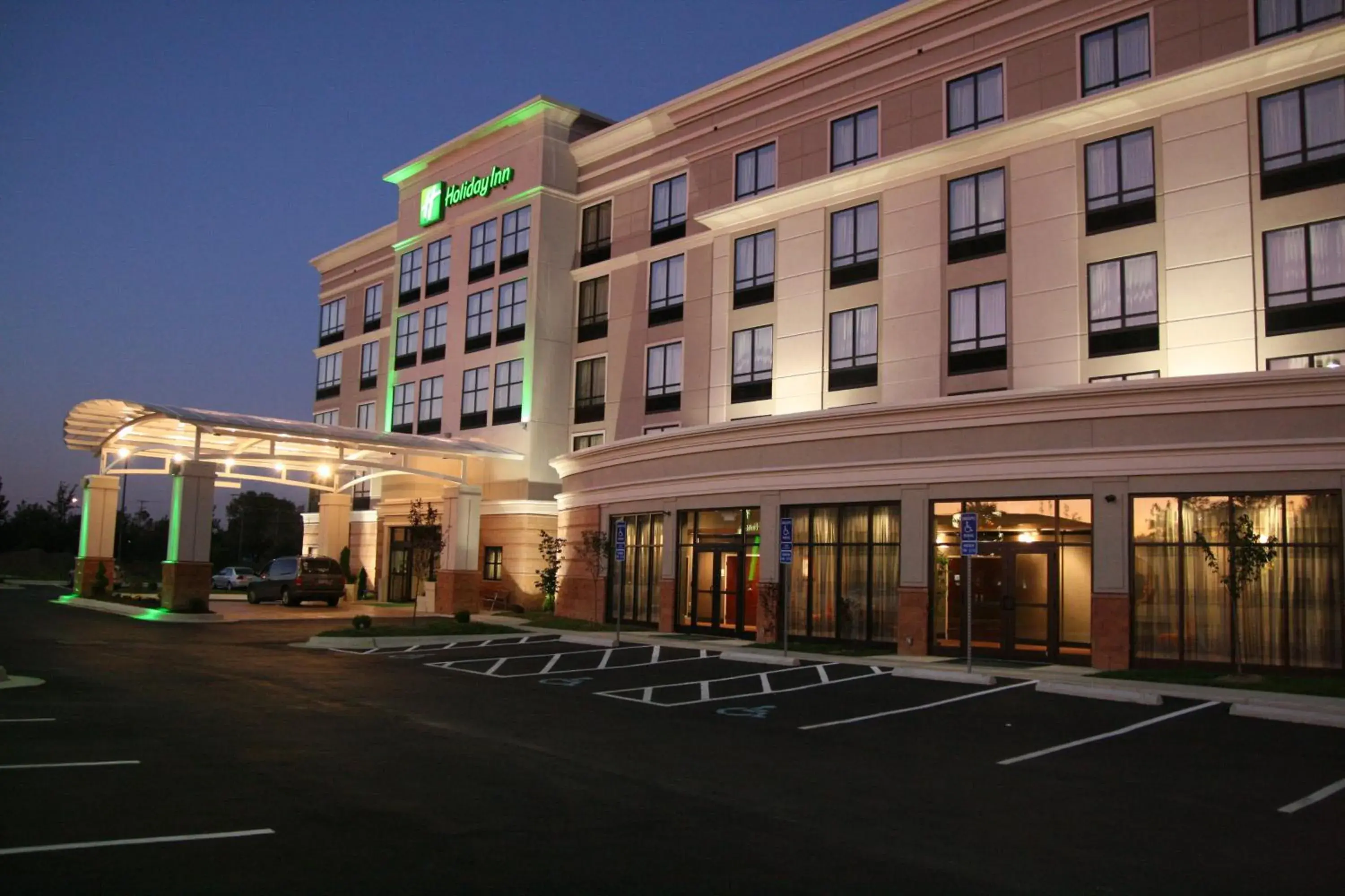 Property building in Holiday Inn Columbus-Hilliard by IHG Property building in Holiday Inn Columbus-Hilliard by IHG