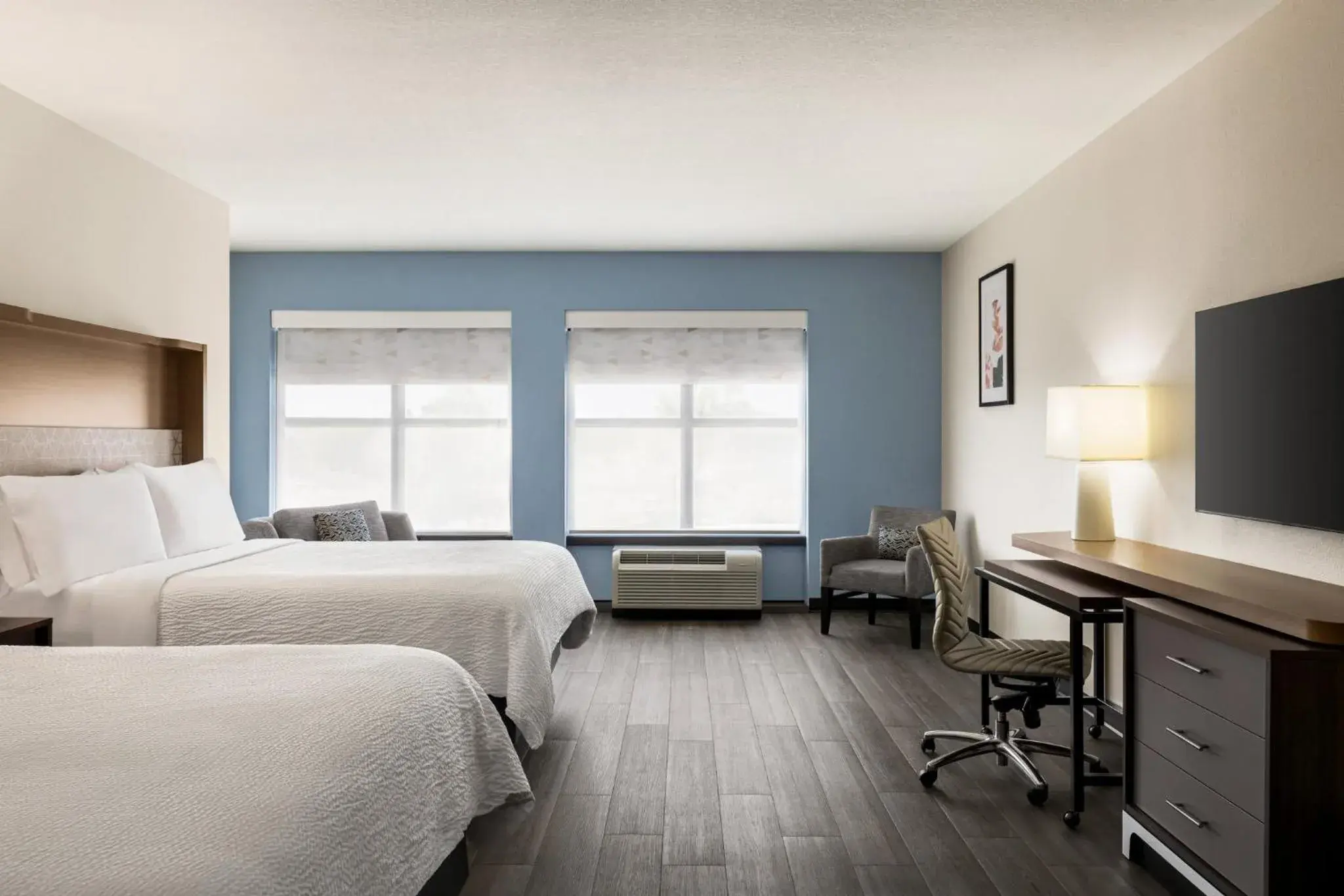 Photo of the whole room, Bed in Holiday Inn Columbus-Hilliard by IHG Photo of the whole room, Bed in Holiday Inn Columbus-Hilliard by IHG