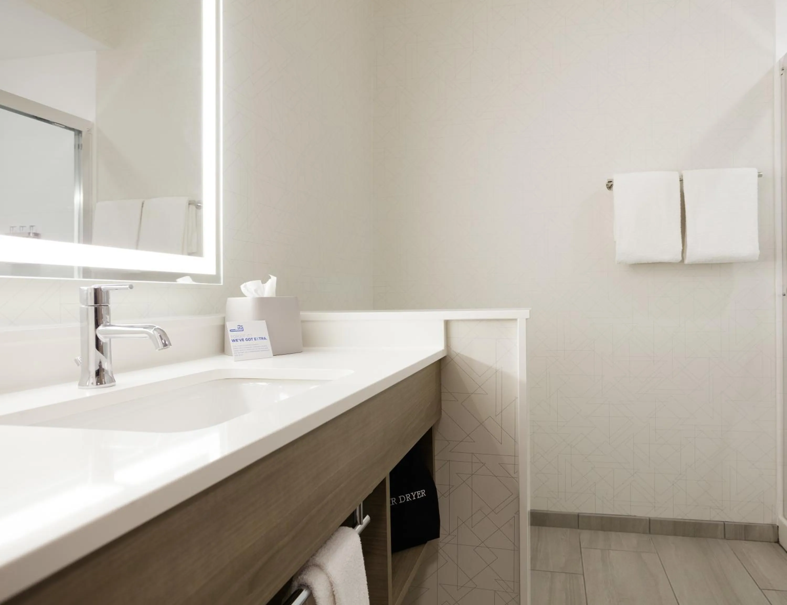 Holiday Inn Express Hotel & Suites Los Angeles Airport Hawthorne by IHG