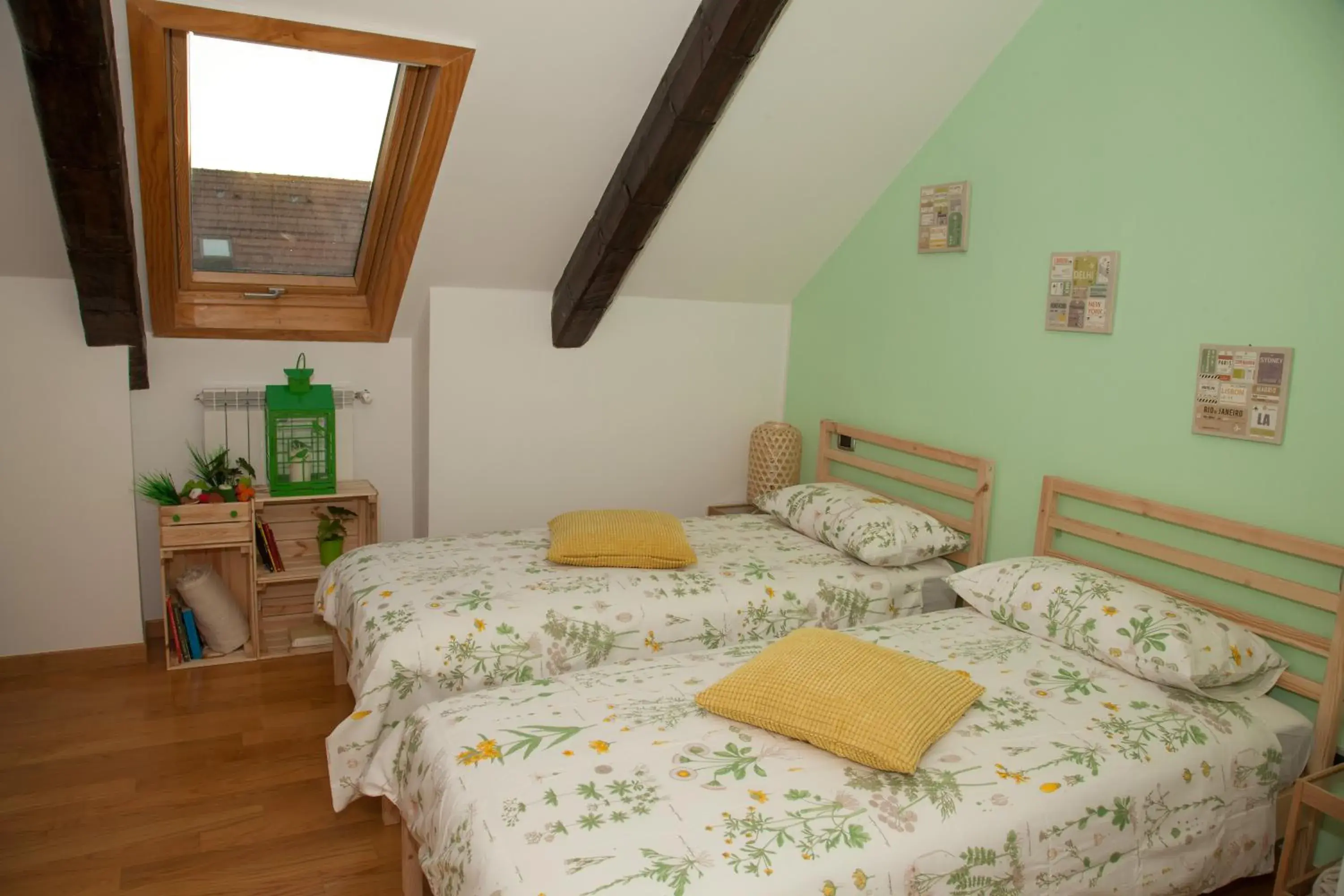 Double or Twin Room with Shared Bathroom in Caesar Napoli Double or Twin Room with Shared Bathroom in Caesar Napoli