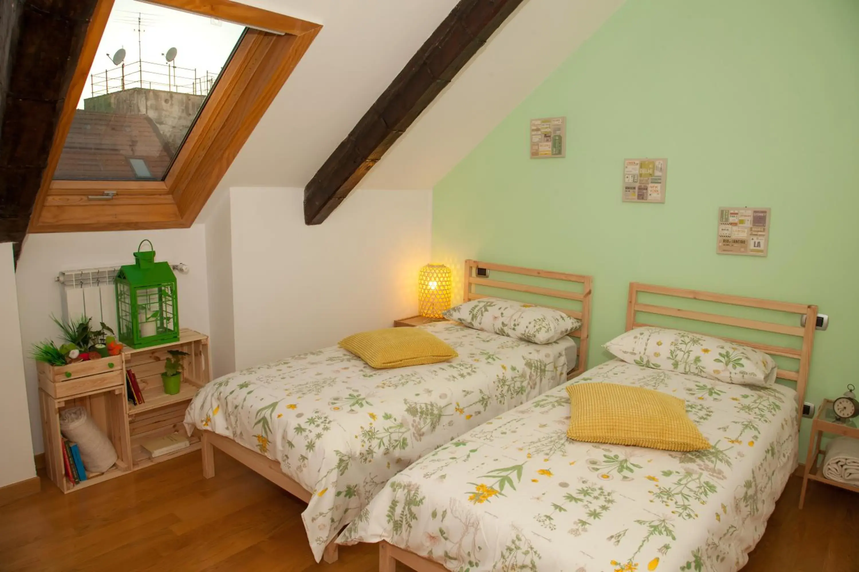 Double or Twin Room with Shared Bathroom in Caesar Napoli Double or Twin Room with Shared Bathroom in Caesar Napoli