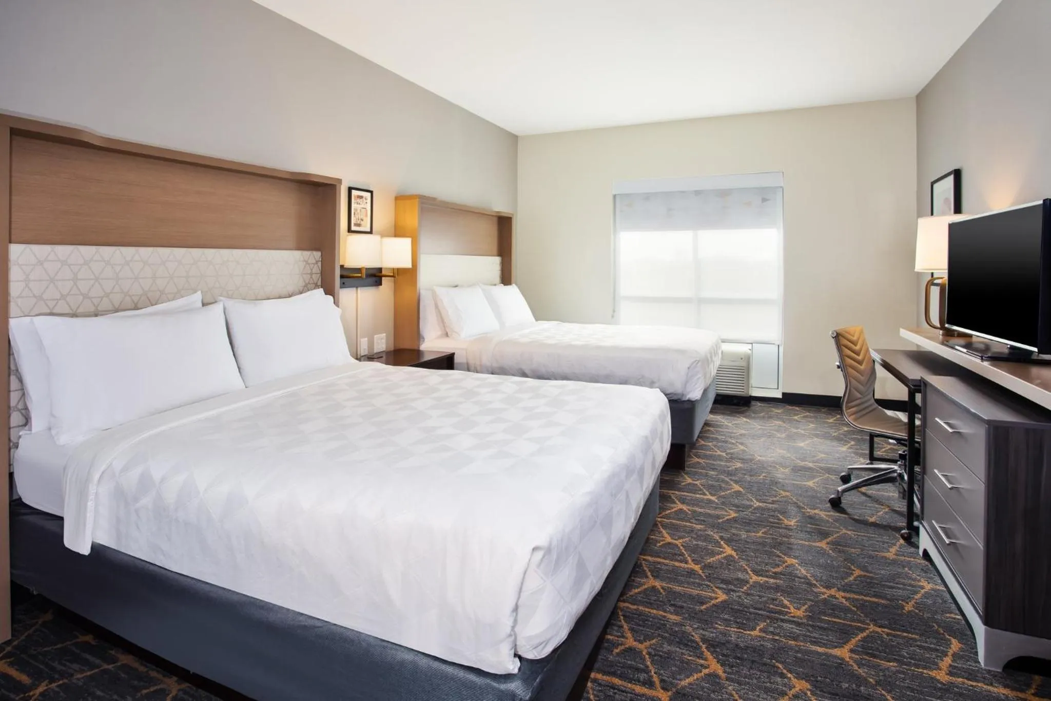 Photo of the whole room, Bed in Holiday Inn Canton-Belden Village by IHG