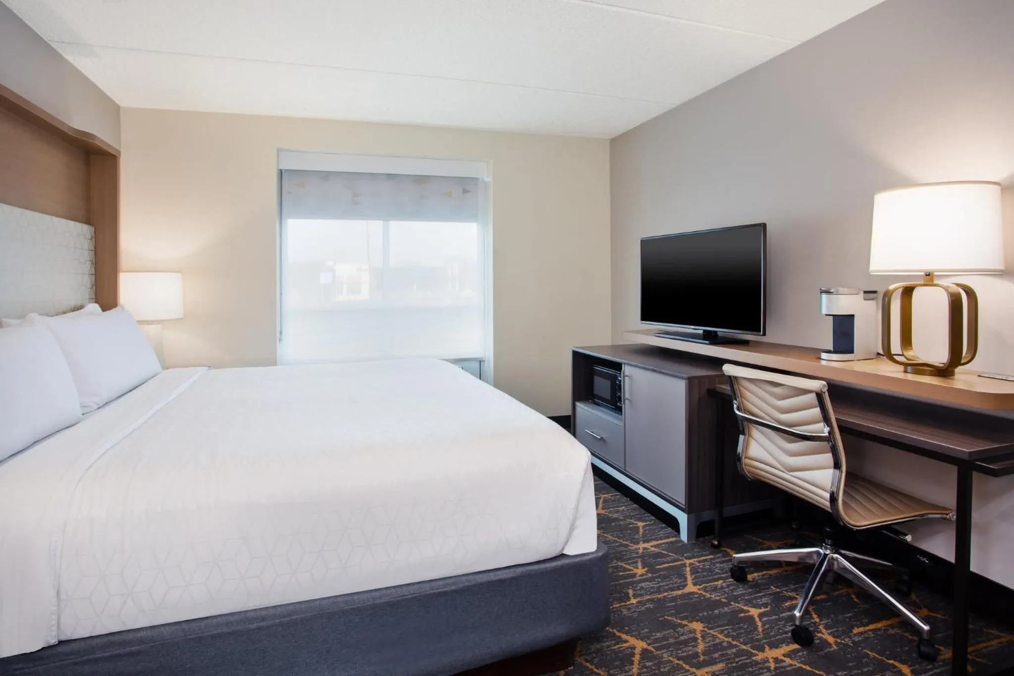 Photo of the whole room, Bed in Holiday Inn Canton-Belden Village by IHG