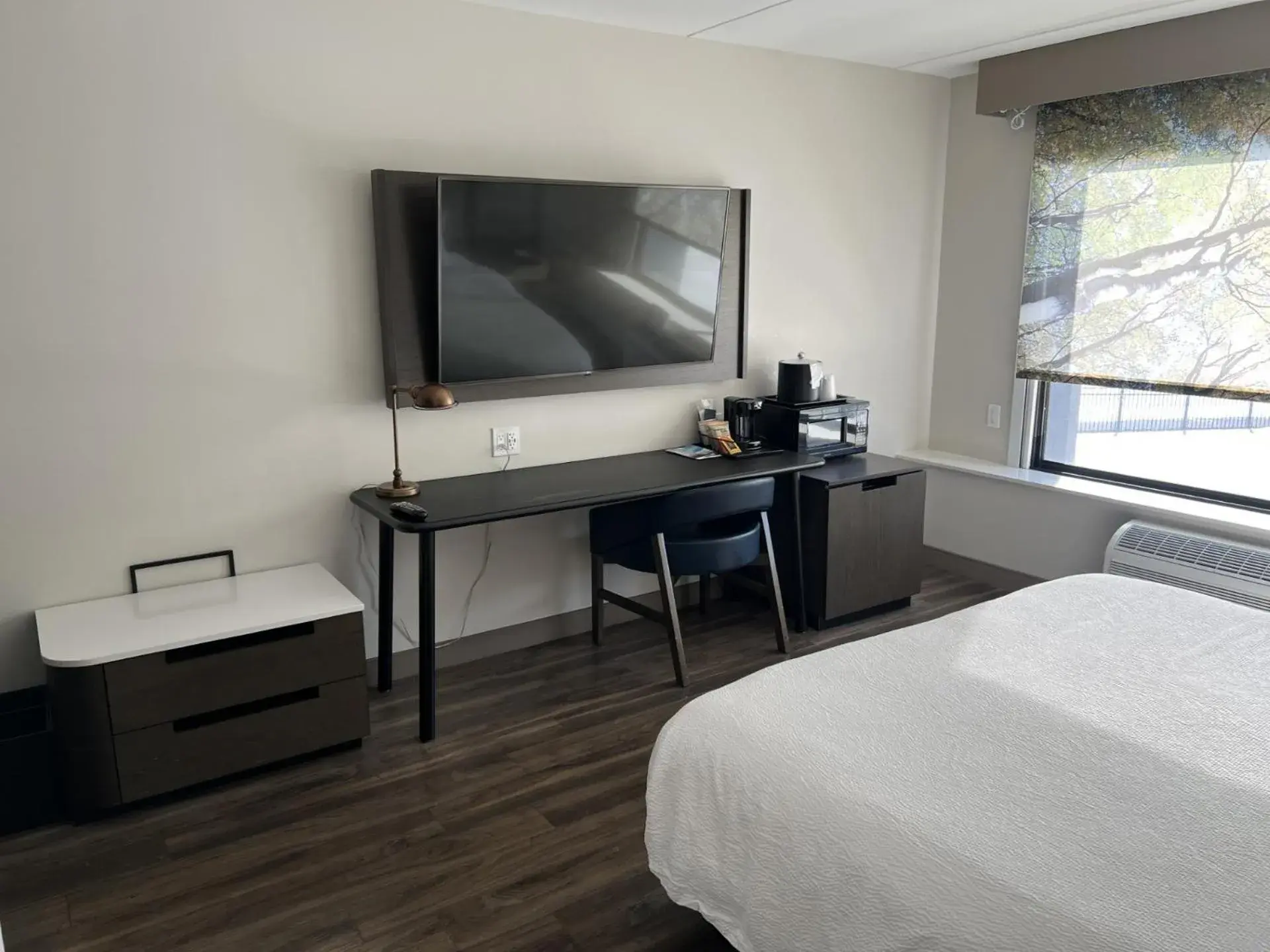 King Room - Disability Access in Fairfield Inn & Suites Springfield Enfield King Room - Disability Access in Fairfield Inn & Suites Springfield Enfield