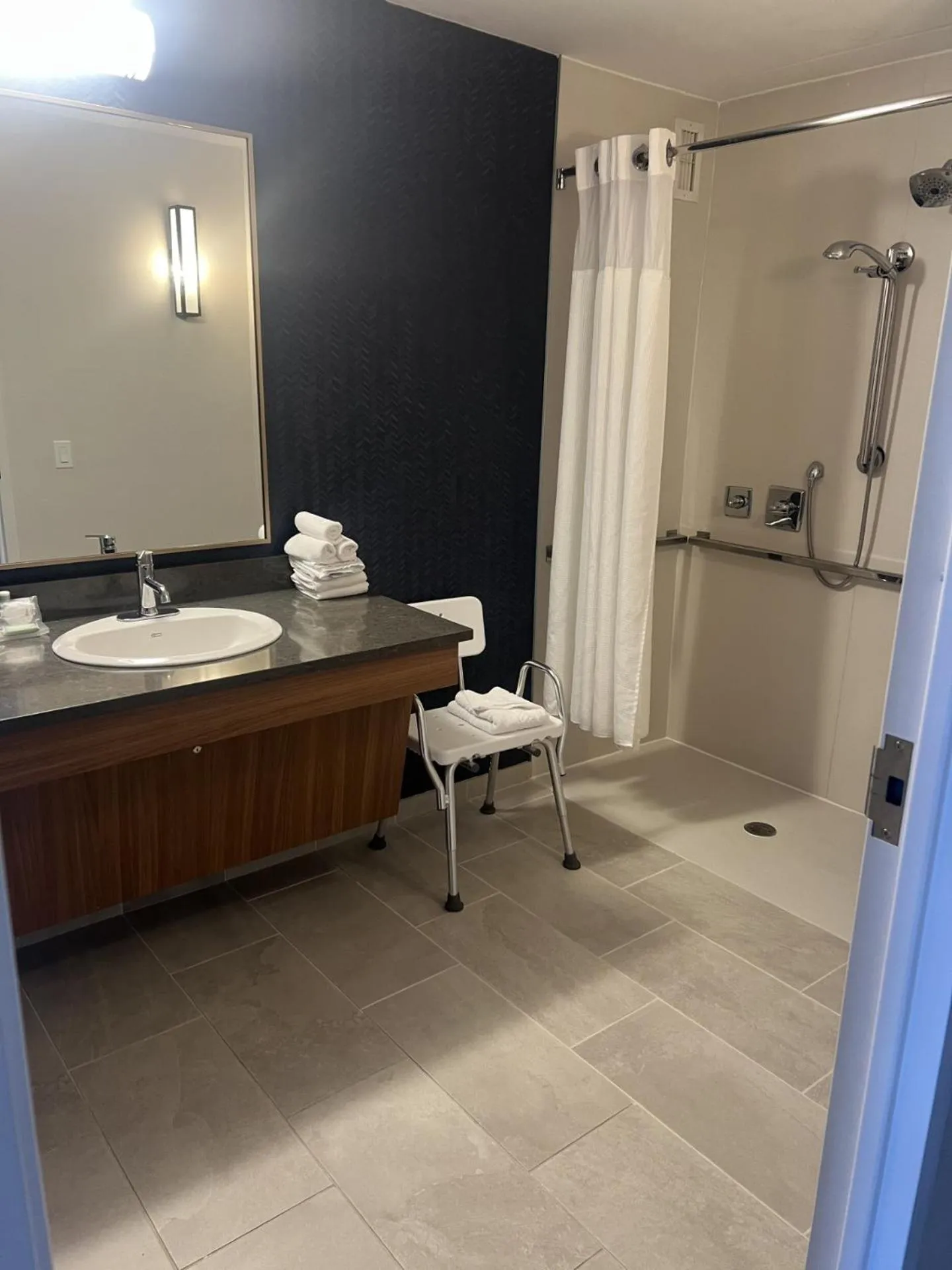 acessibility in Fairfield Inn & Suites Springfield Enfield