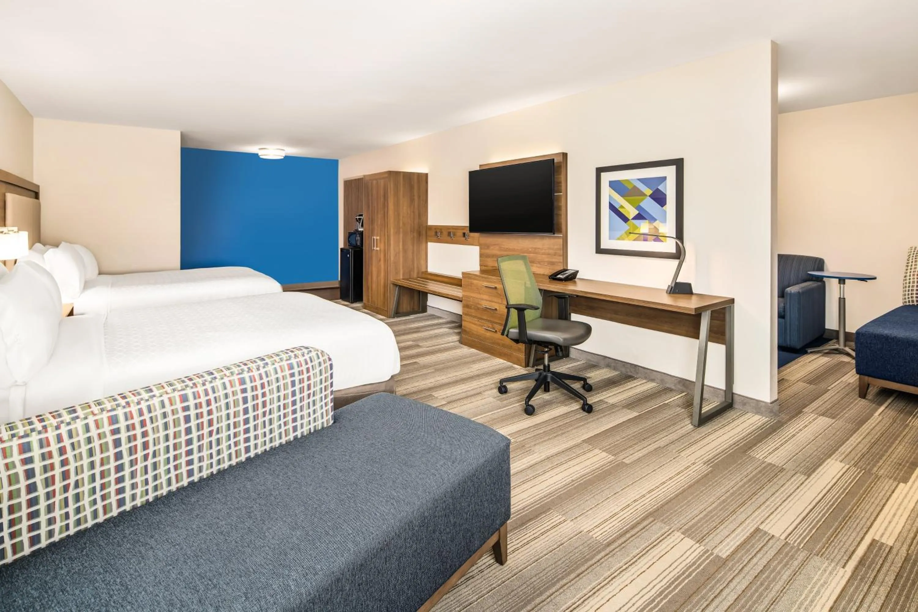 Photo of the whole room, Bed in Holiday Inn Express Ft Lauderdale Cruise-Airport by IHG