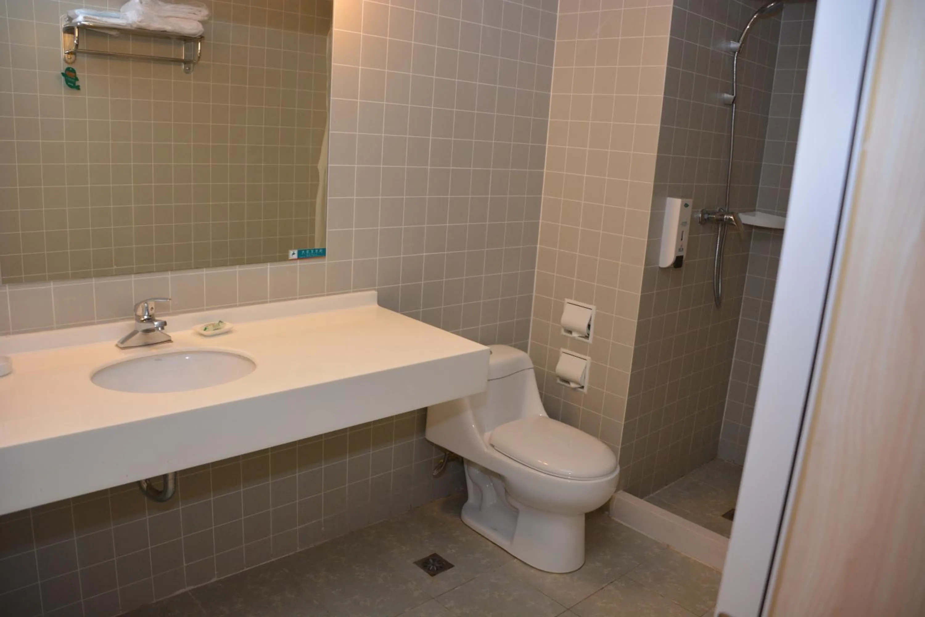 Bathroom in Jinjiang Inn Hotel Tianjin Jintang Highway Steel pipe company Light rail station Branch