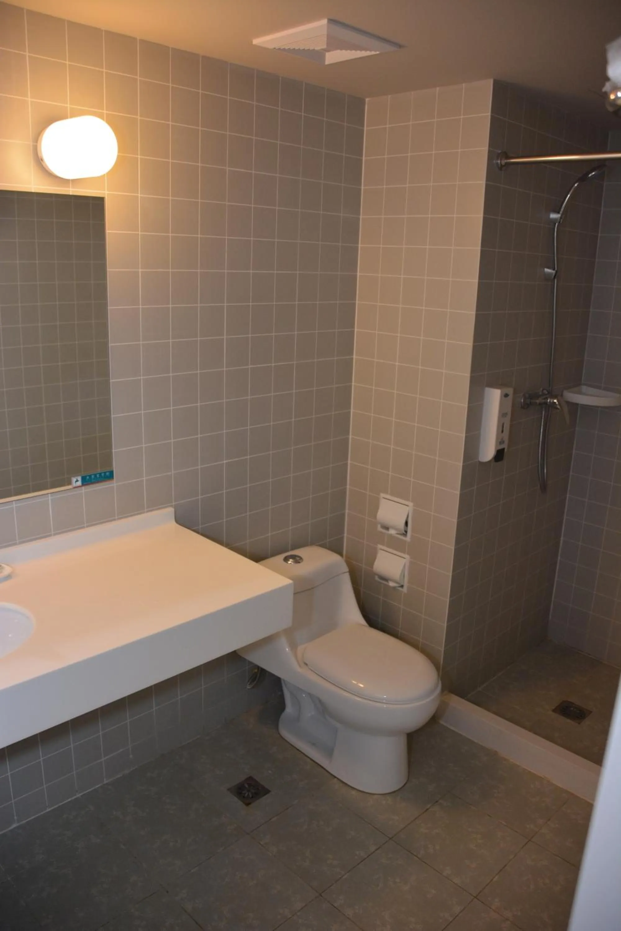 Bathroom in Jinjiang Inn Hotel Tianjin Jintang Highway Steel pipe company Light rail station Branch