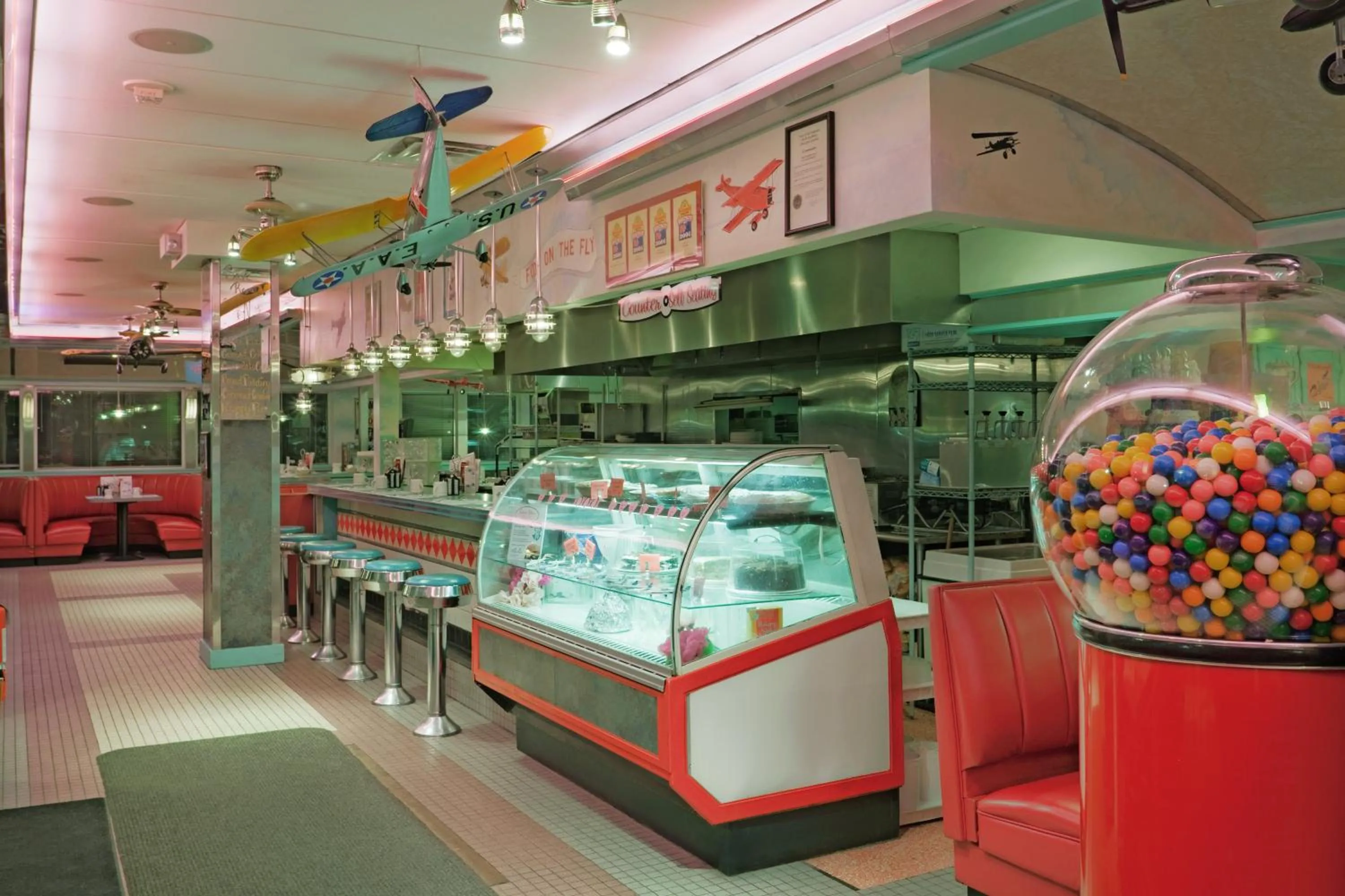 Restaurant/places to eat in Holiday Inn Manchester Airport by IHG