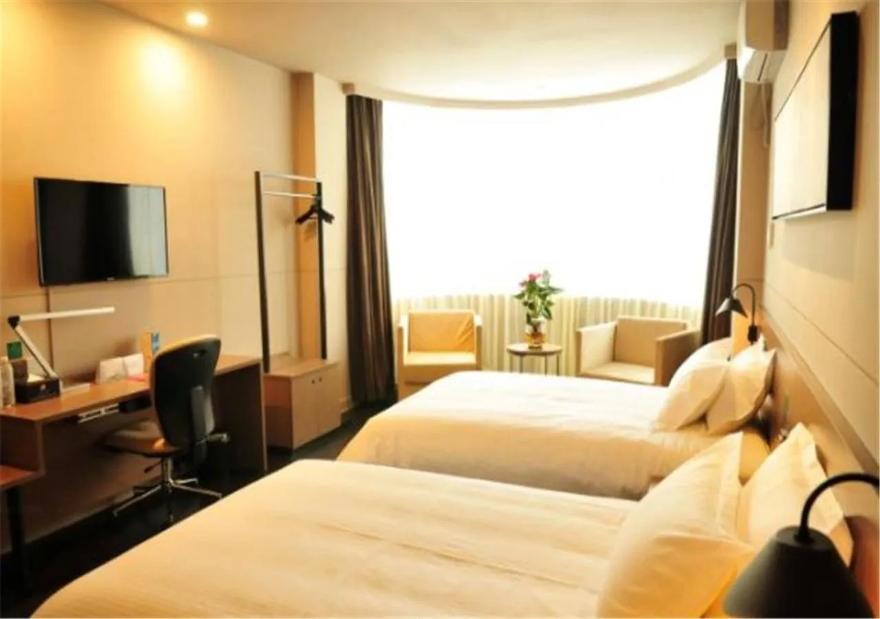 Photo of the whole room, Bed in Jinjiang Inn Dali Erhai Lake Park
