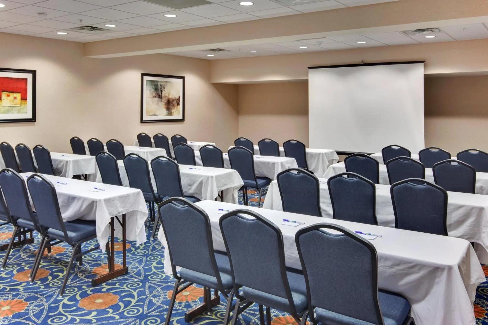Meeting/conference room in Holiday Inn Express & Suites Detroit - Novi by IHG