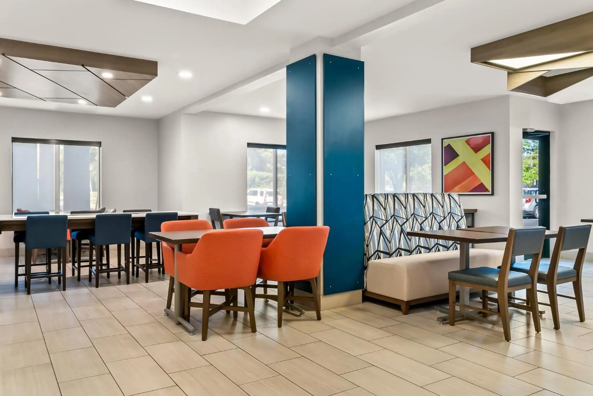 Breakfast in Holiday Inn Express & Suites Detroit - Novi by IHG