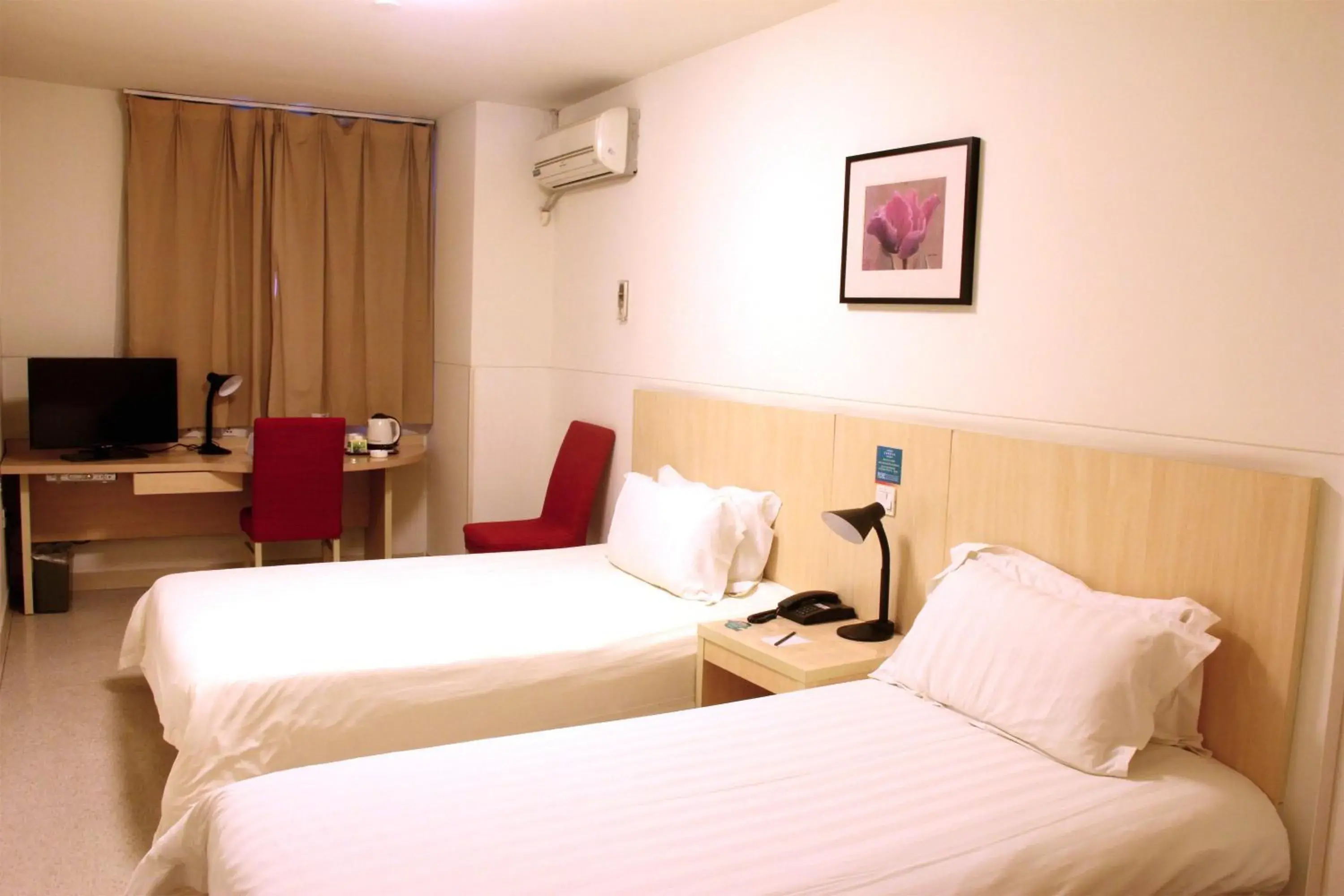 Photo of the whole room in Jinjiang Inn Guangzhou Haizhu Jiangtai Road Subway Station Photo of the whole room in Jinjiang Inn Guangzhou Haizhu Jiangtai Road Subway Station