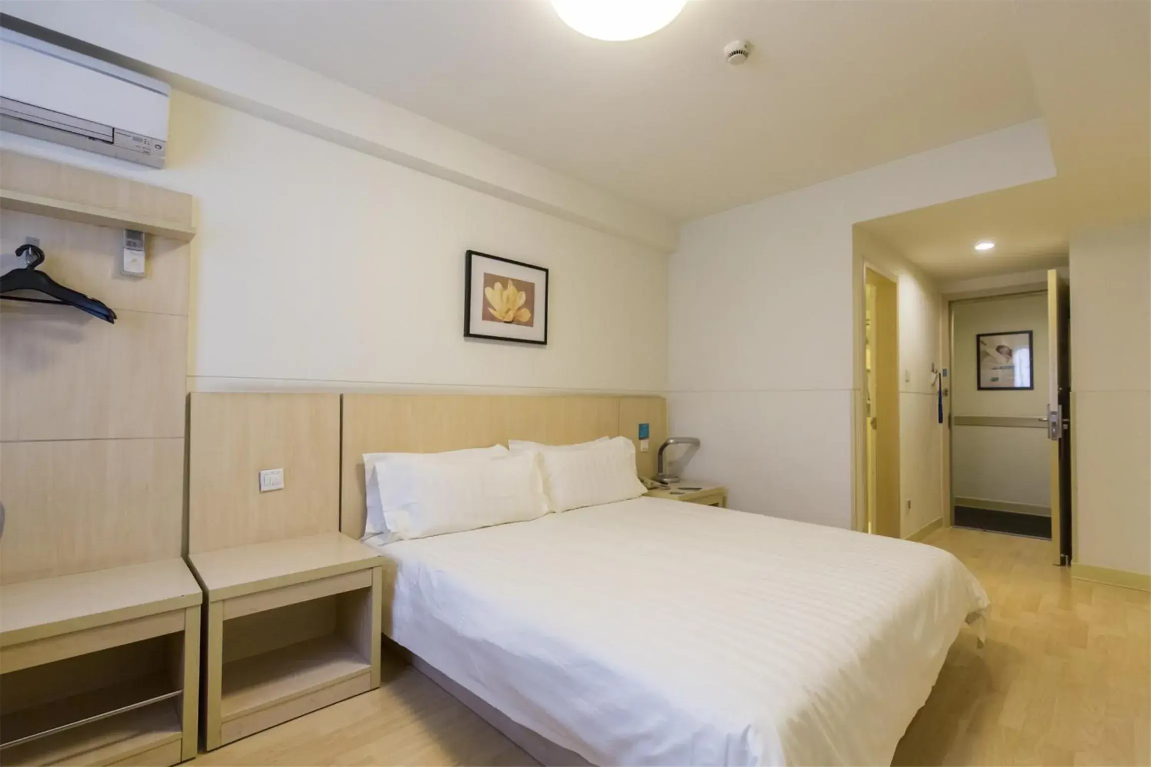 Bedroom, Bed in Jinjiang Inn Changchun Quan’an Square Bedroom, Bed in Jinjiang Inn Changchun Quan’an Square